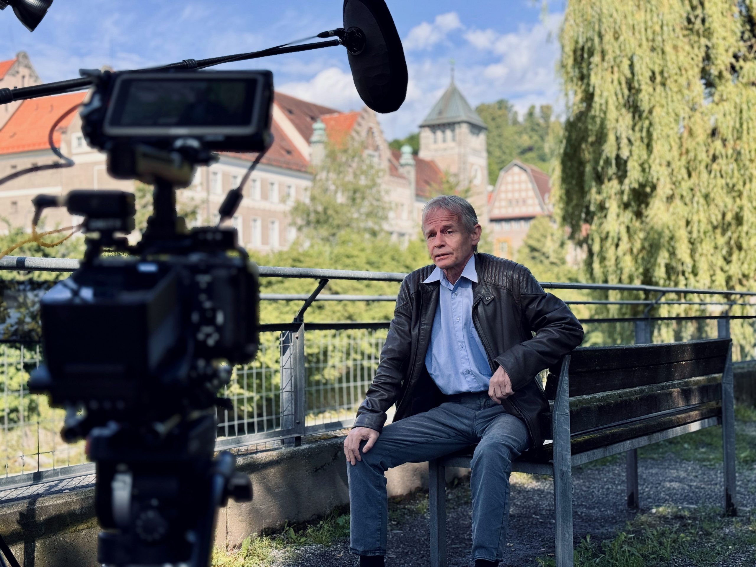 Gerhard Sohm (VN) bei den Dreharbeiten. Gerhard Sohm (VN) bei den Dreharbeiten.