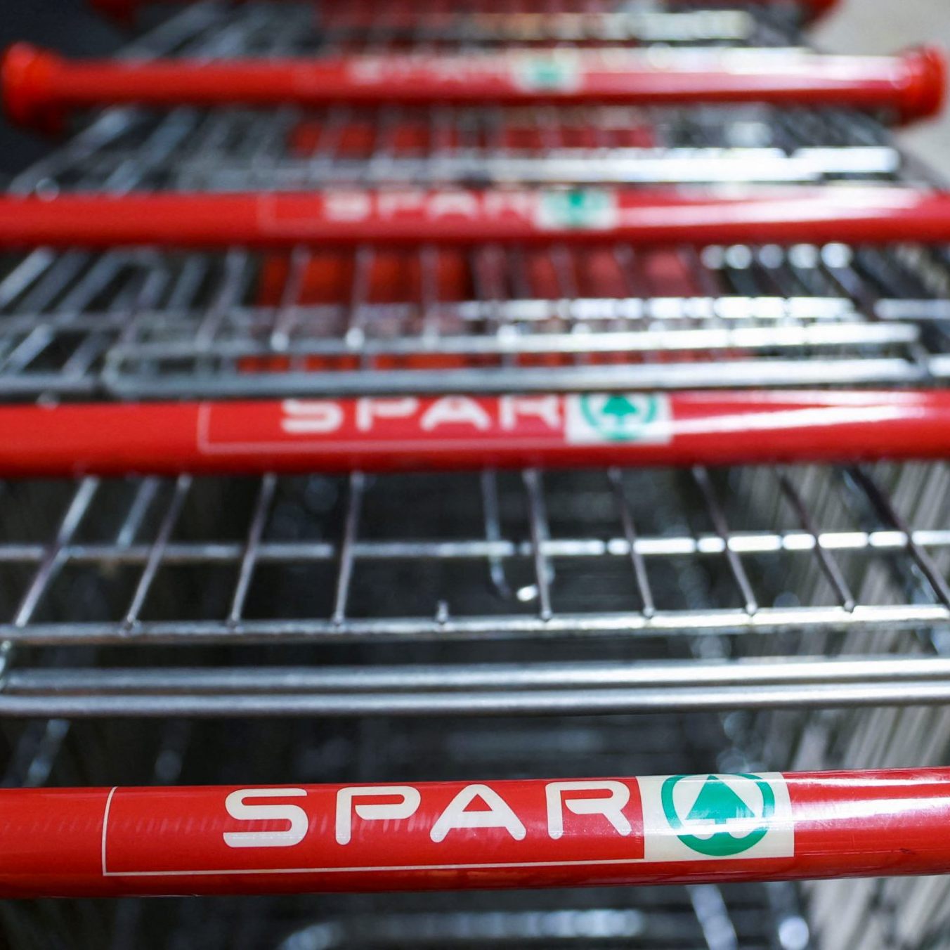 Der Lieferstopp der NÖM-Milchbauern an Spar ist aufrecht.