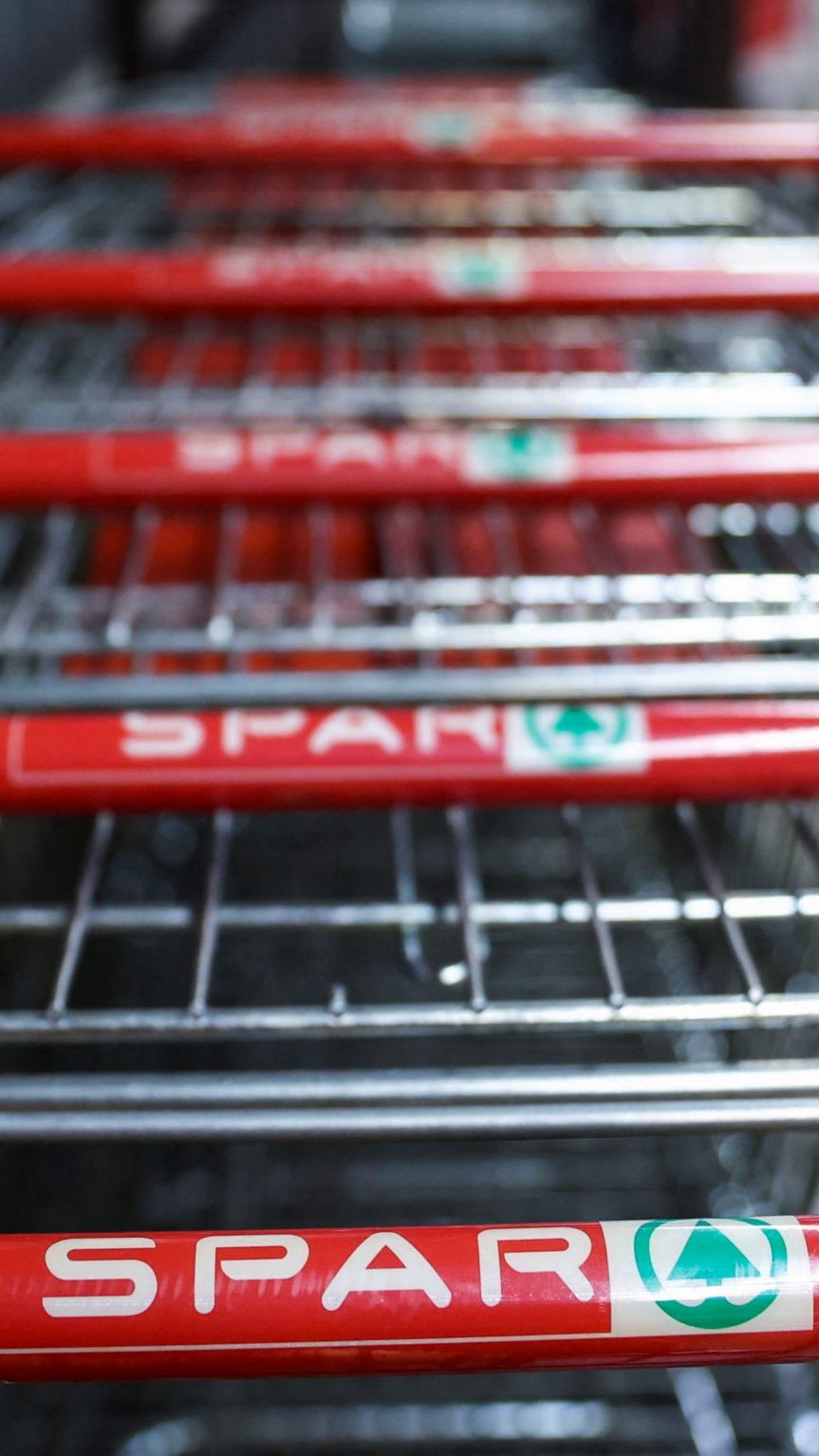 Der Lieferstopp der NÖM-Milchbauern an Spar ist aufrecht.