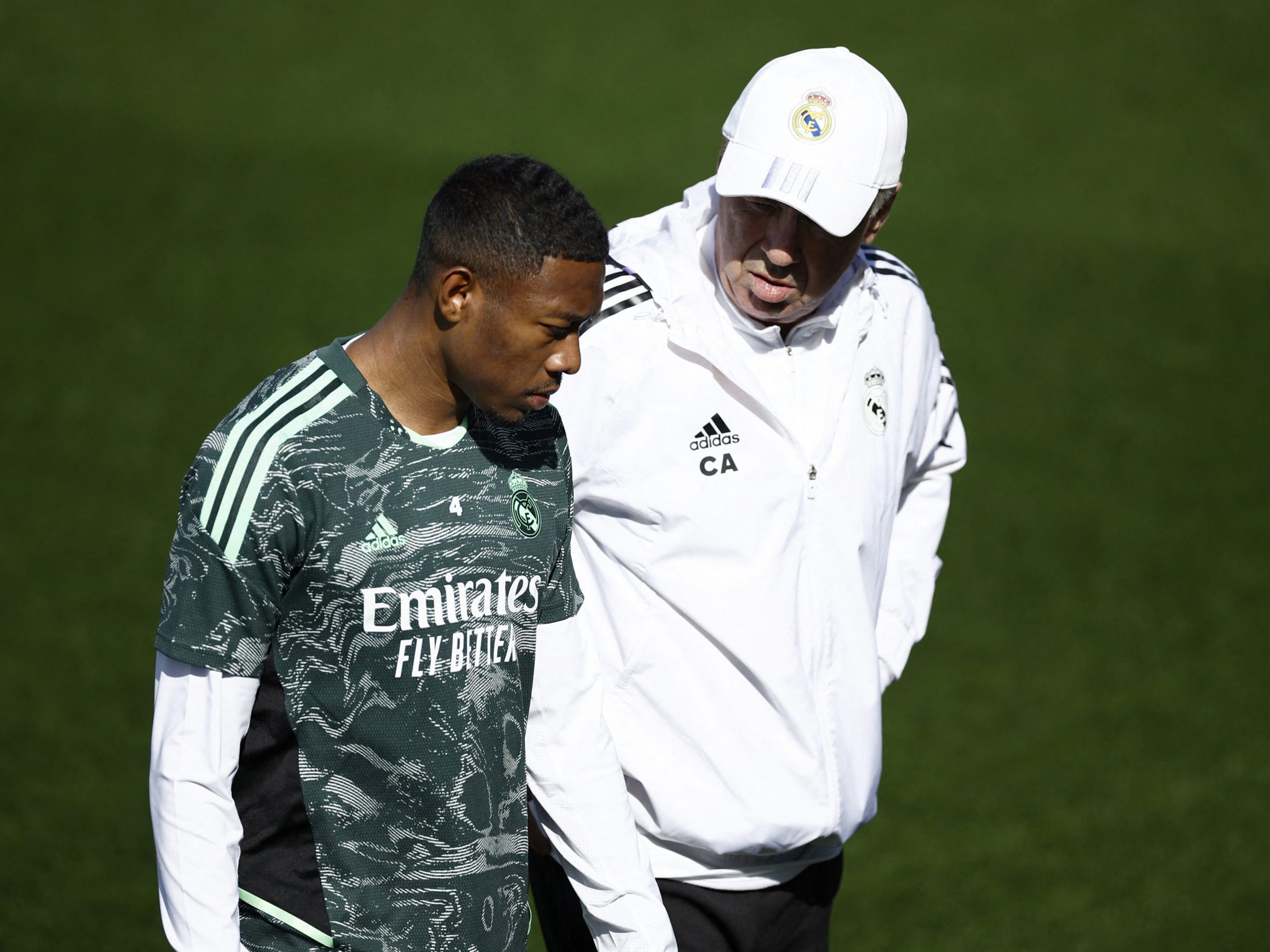 David Alaba ist laut Ancelotti bald wieder im Real-Mannschaftstraining. David Alaba ist laut Ancelotti bald wieder im Real-Mannschaftstraining.
