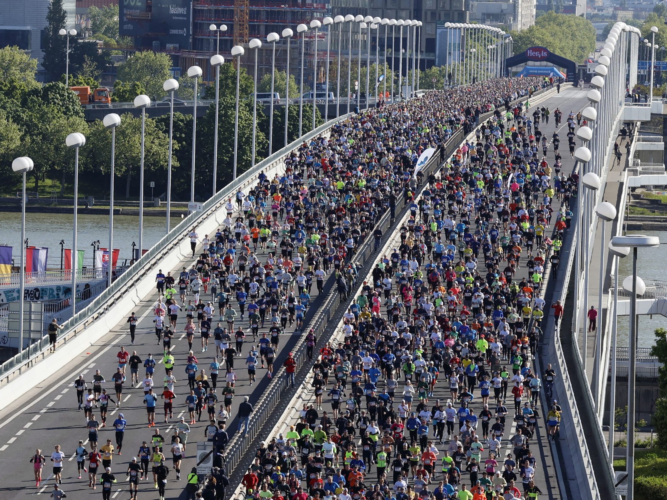 Im Bild: Teilnehmer des Wien Marathons 2024.