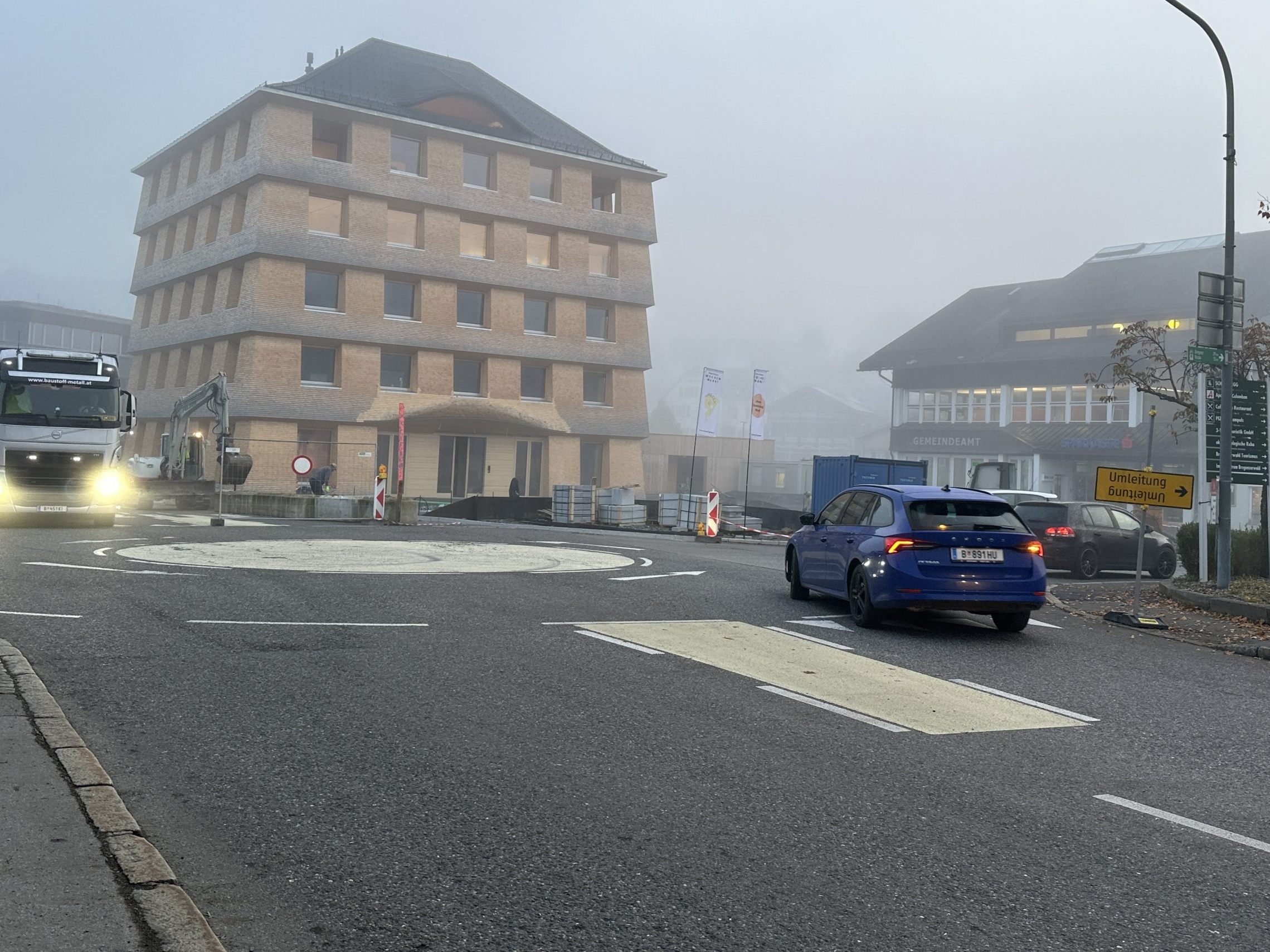 Im Egger Zentrum kommt es zu Verkehrsbehinderungen. Im Egger Zentrum kommt es zu Verkehrsbehinderungen.