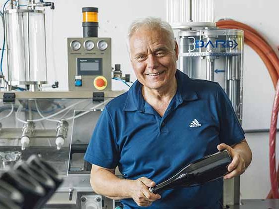 Gerhard Polzhofer stellt Crémant nach der Champagner-Methode her. Gerhard Polzhofer stellt Crémant nach der Champagner-Methode her.