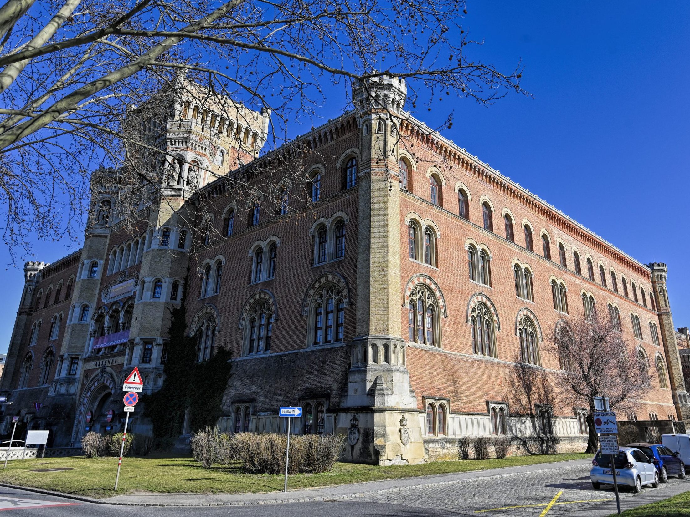 Gratiskulturgenuss zwischen Geschichte und Design am Nationalfeiertag.