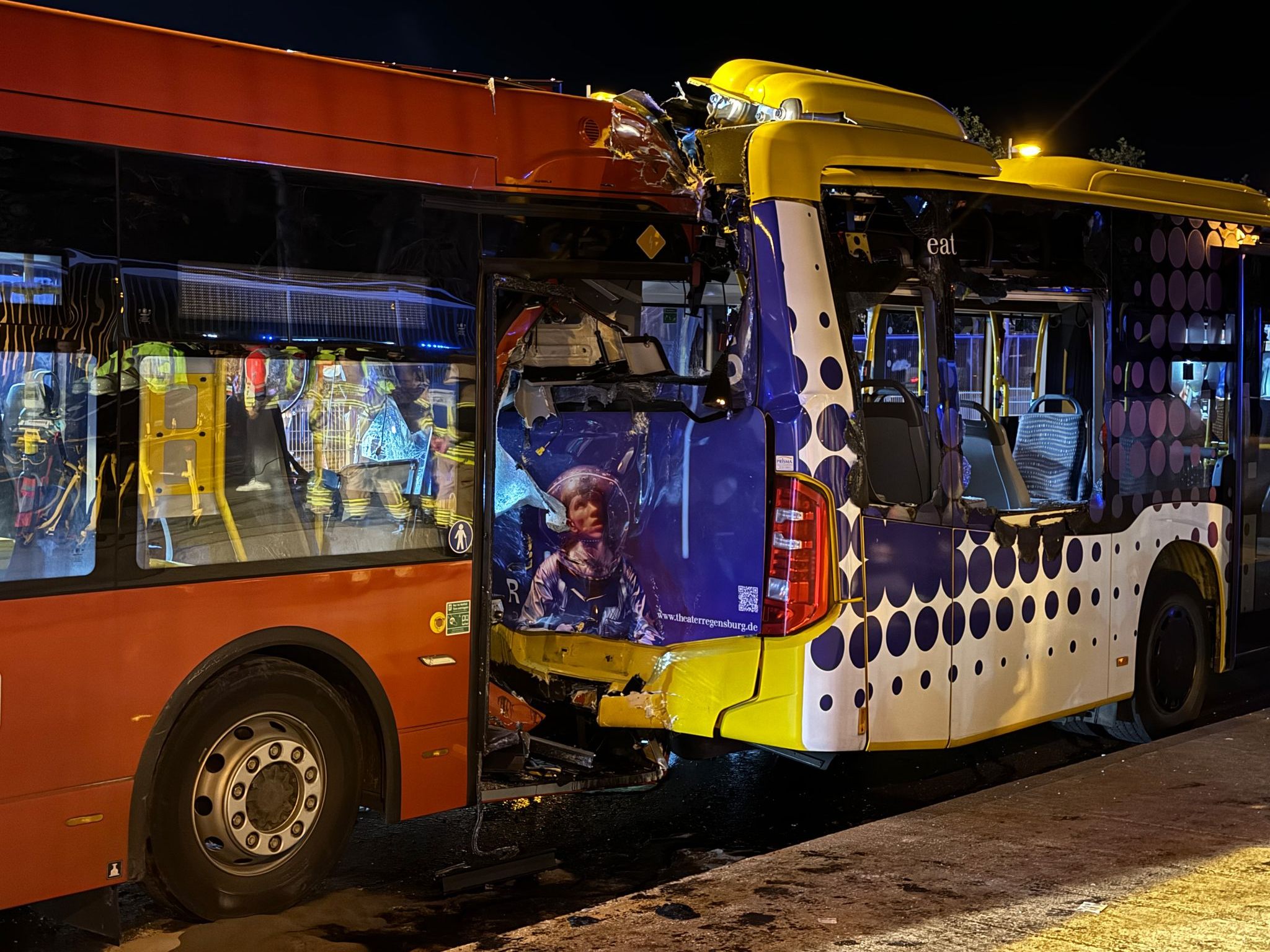 Unfall mit zwei Linienbussen