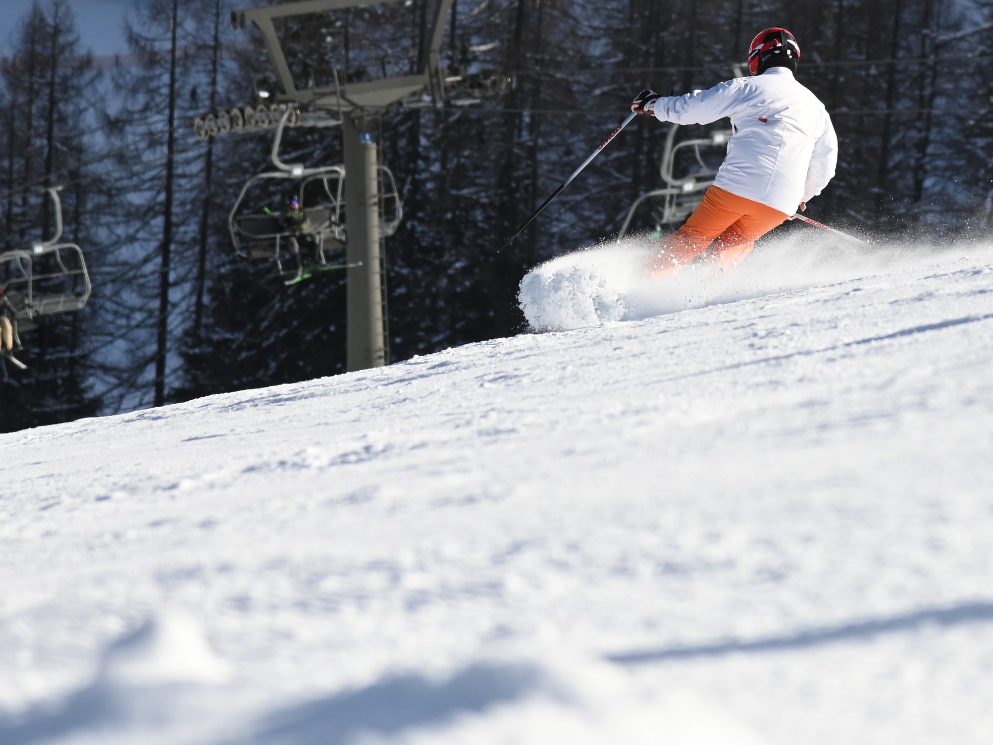 Viele Menschen haben sich für einen Winterurlaub in Österreich entschieden.