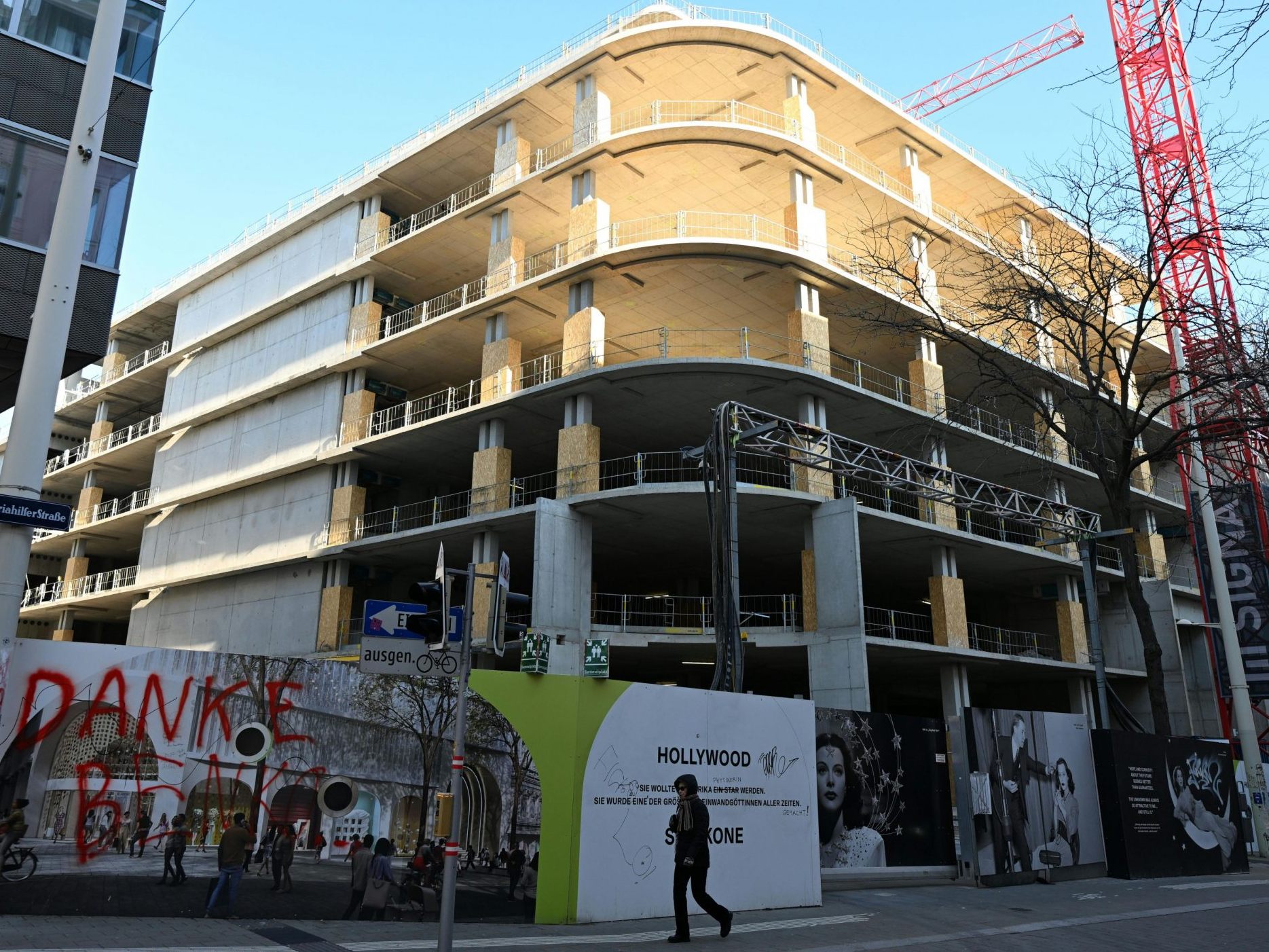 Wien müsste größere Änderungen genehmigen. Wien müsste größere Änderungen genehmigen.