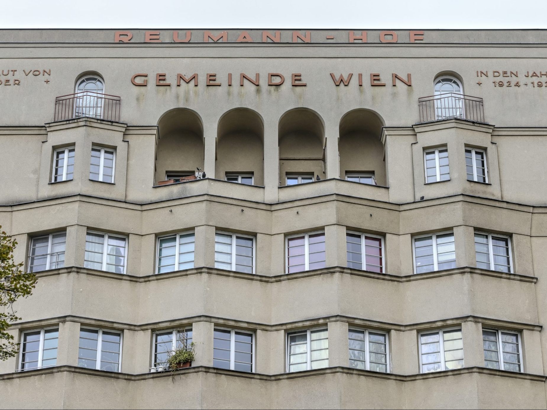 Die Wiener Grüne fordern eine dauerhafte Deckelung der Mieten im Gemeindebau. Die Wiener Grüne fordern eine dauerhafte Deckelung der Mieten im Gemeindebau.