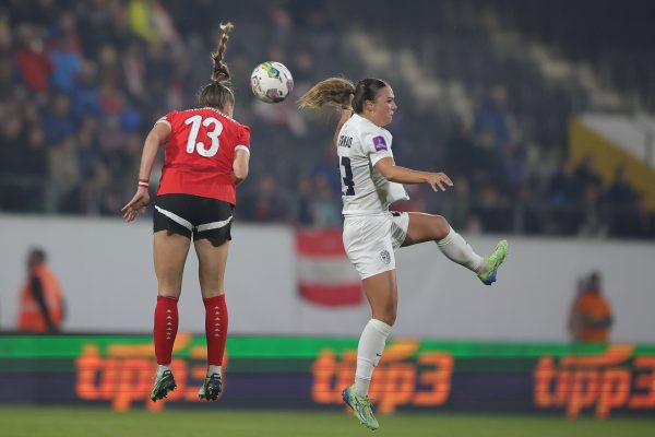 ABD0053_20241029 – RIED IM INNKREIS – STERREICH: .Virginia Kirchberger (sterreich), whrend der UEFA Frauen EM Qualifikation Play-off Begegnung, 1. Runden zwischen sterreich und Slowenien am Freitag, 29. Oktober 2024, in Ried im Innkreis. – FOTO: APA/EXPA/UWE WINTER