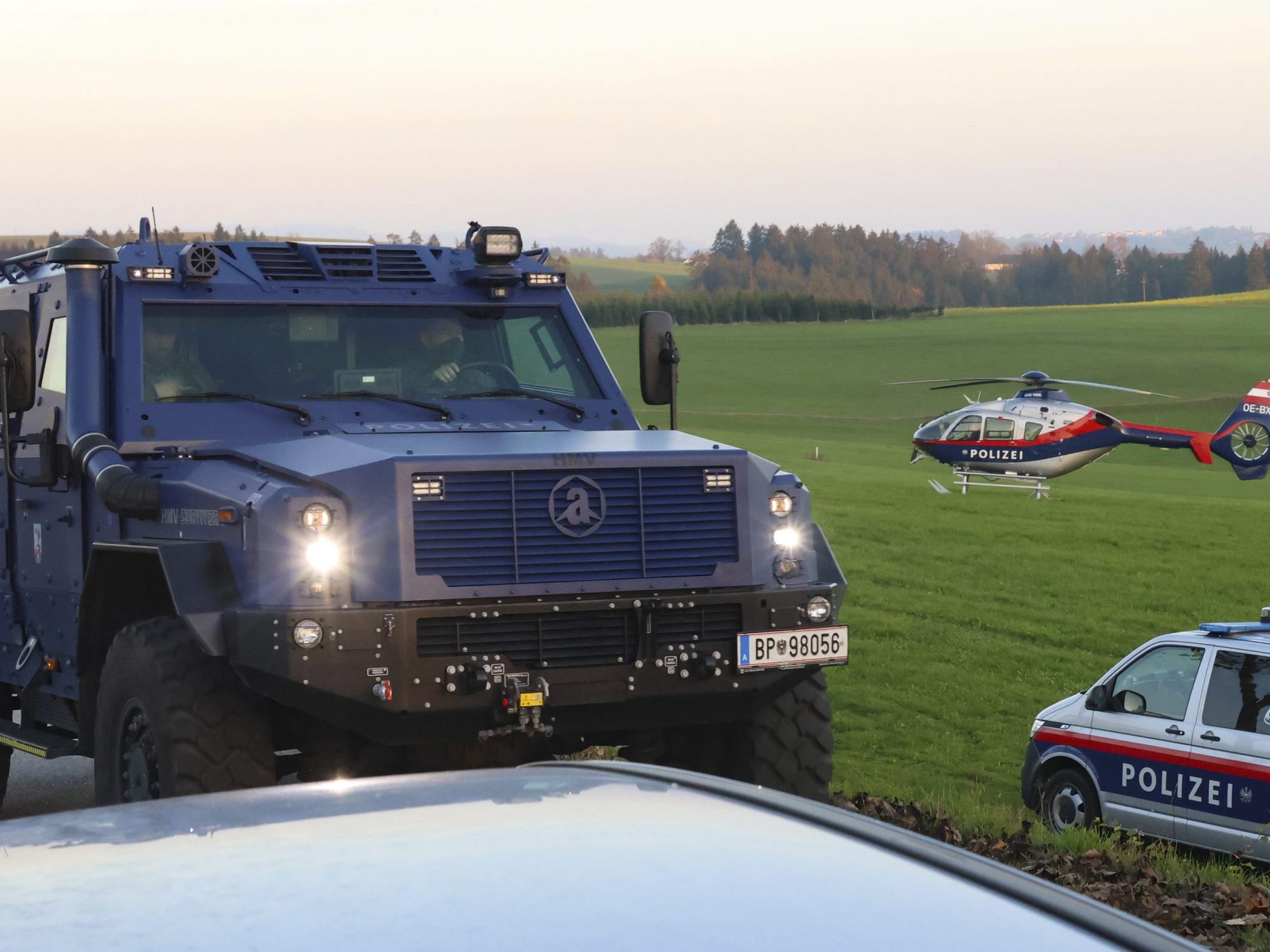 Man habe weder Hinweise, dass der Gesuchte noch lebt, noch dass er tot ist, hieß es bei der Polizei. Man habe weder Hinweise, dass der Gesuchte noch lebt, noch dass er tot ist, hieß es bei der Polizei.