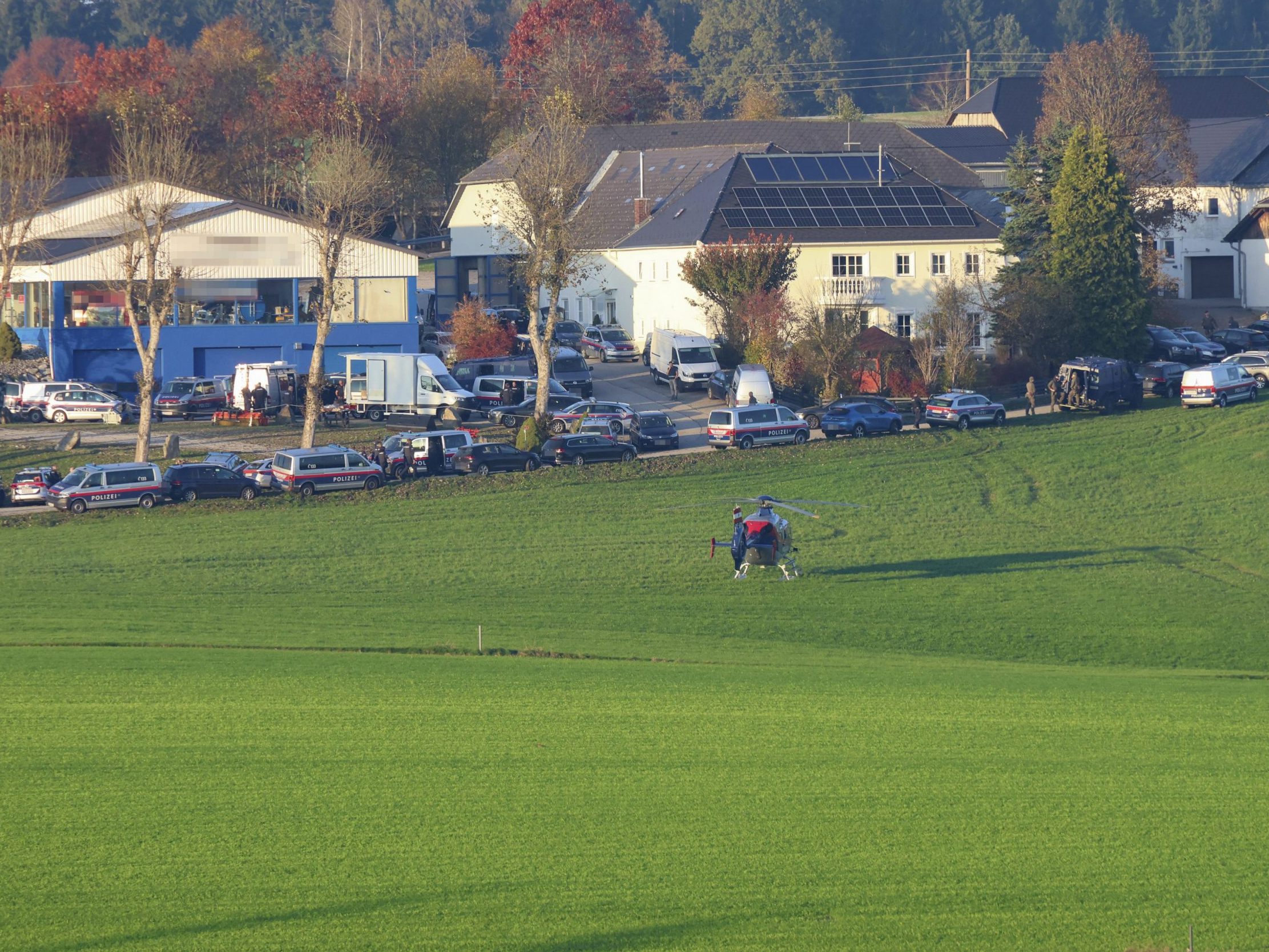 50 Personen stehen derzeit unter Polizeischutz. 50 Personen stehen derzeit unter Polizeischutz.