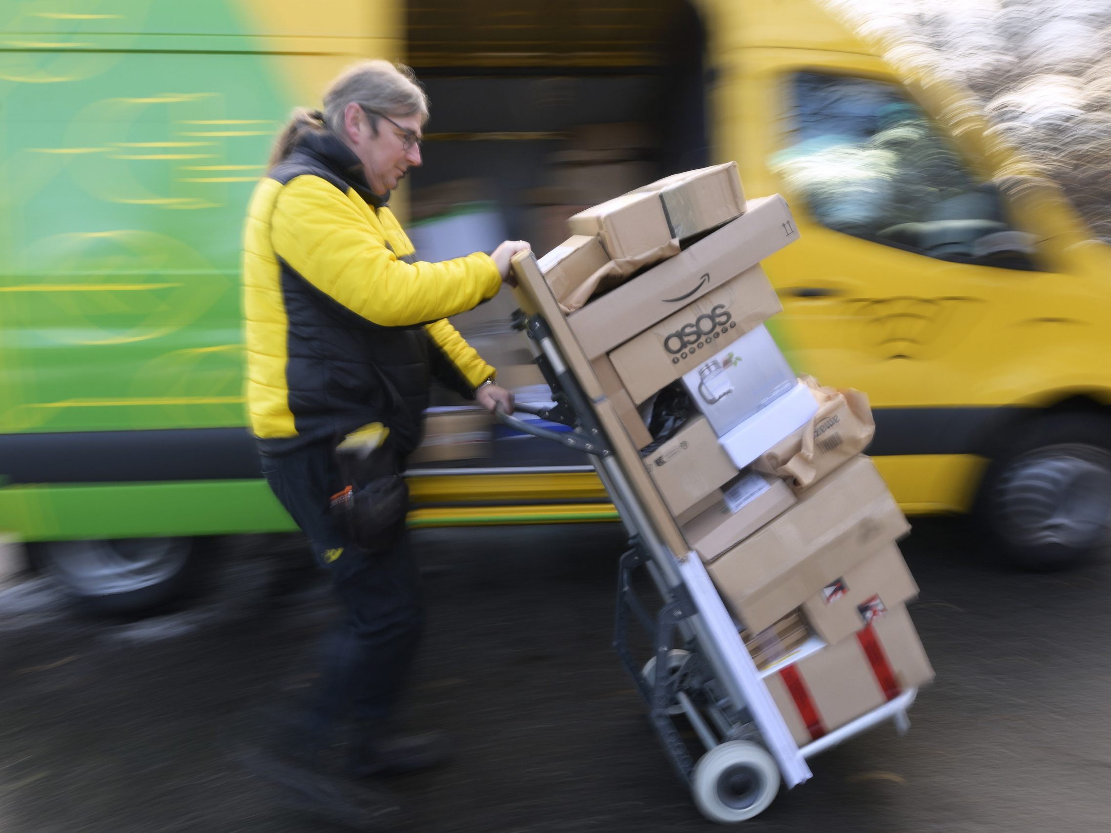 "Ohne uns wäre Wien geliefert", erklärte dazu Katarina Pokorny, Obfrau der Kleintransporteure. "Ohne uns wäre Wien geliefert", erklärte dazu Katarina Pokorny, Obfrau der Kleintransporteure.