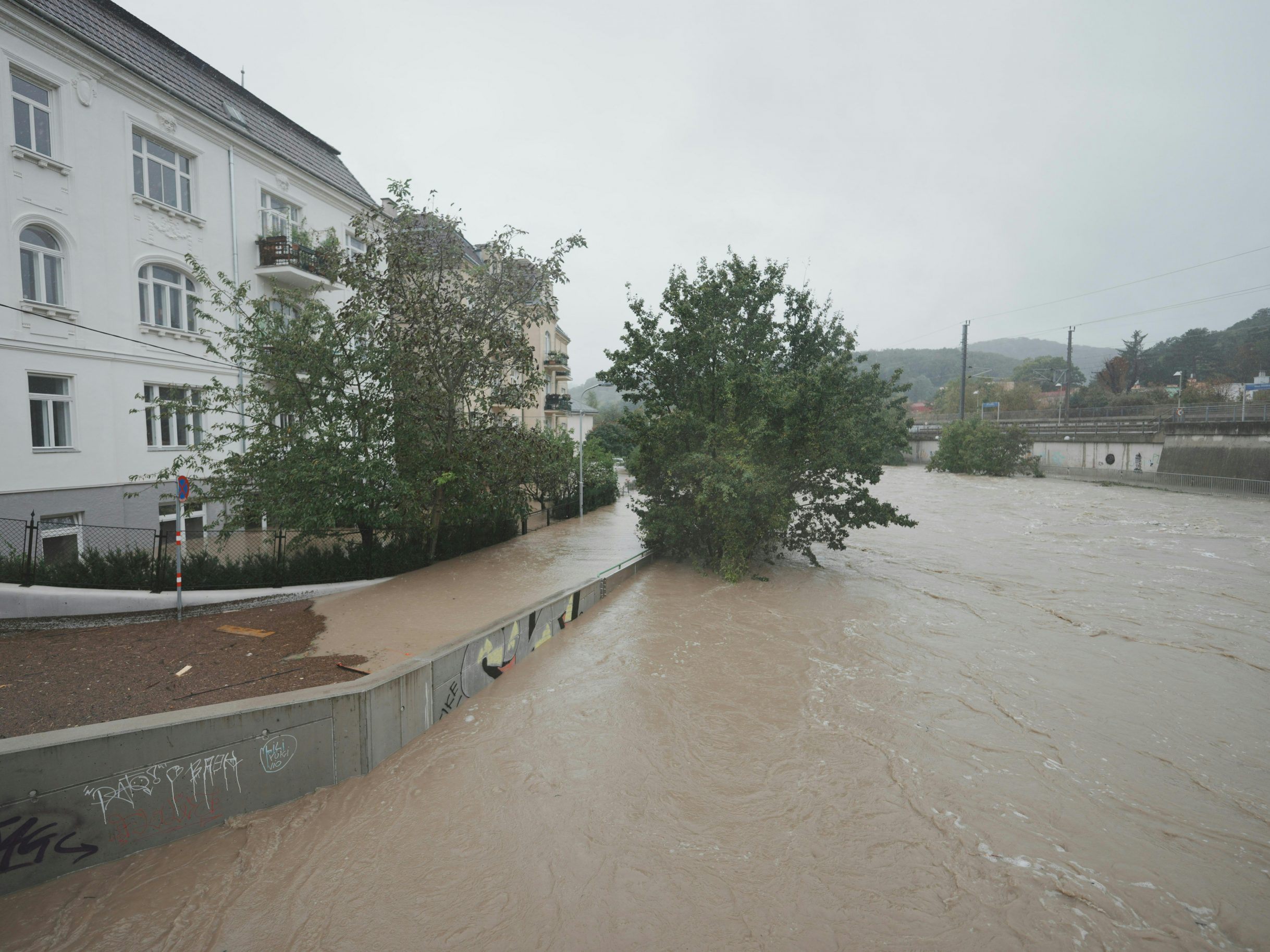 Eine mobile Kommission entscheidet über die Kostenübernahme bei Hochwasser-Schäden.