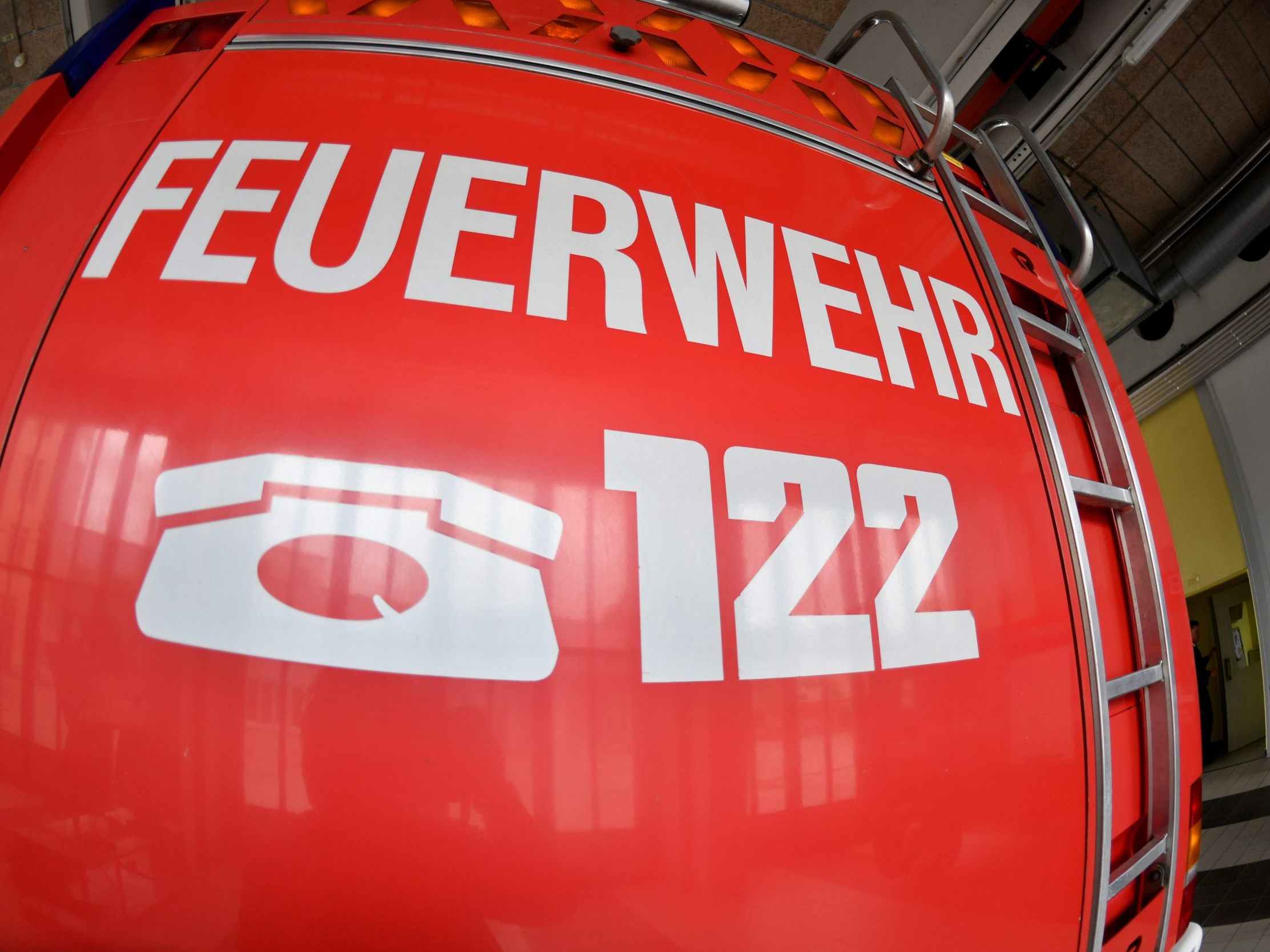 In Wien-Simmering ist eine Frau bei einem Zimmerbrand gestorben. In Wien-Simmering ist eine Frau bei einem Zimmerbrand gestorben.