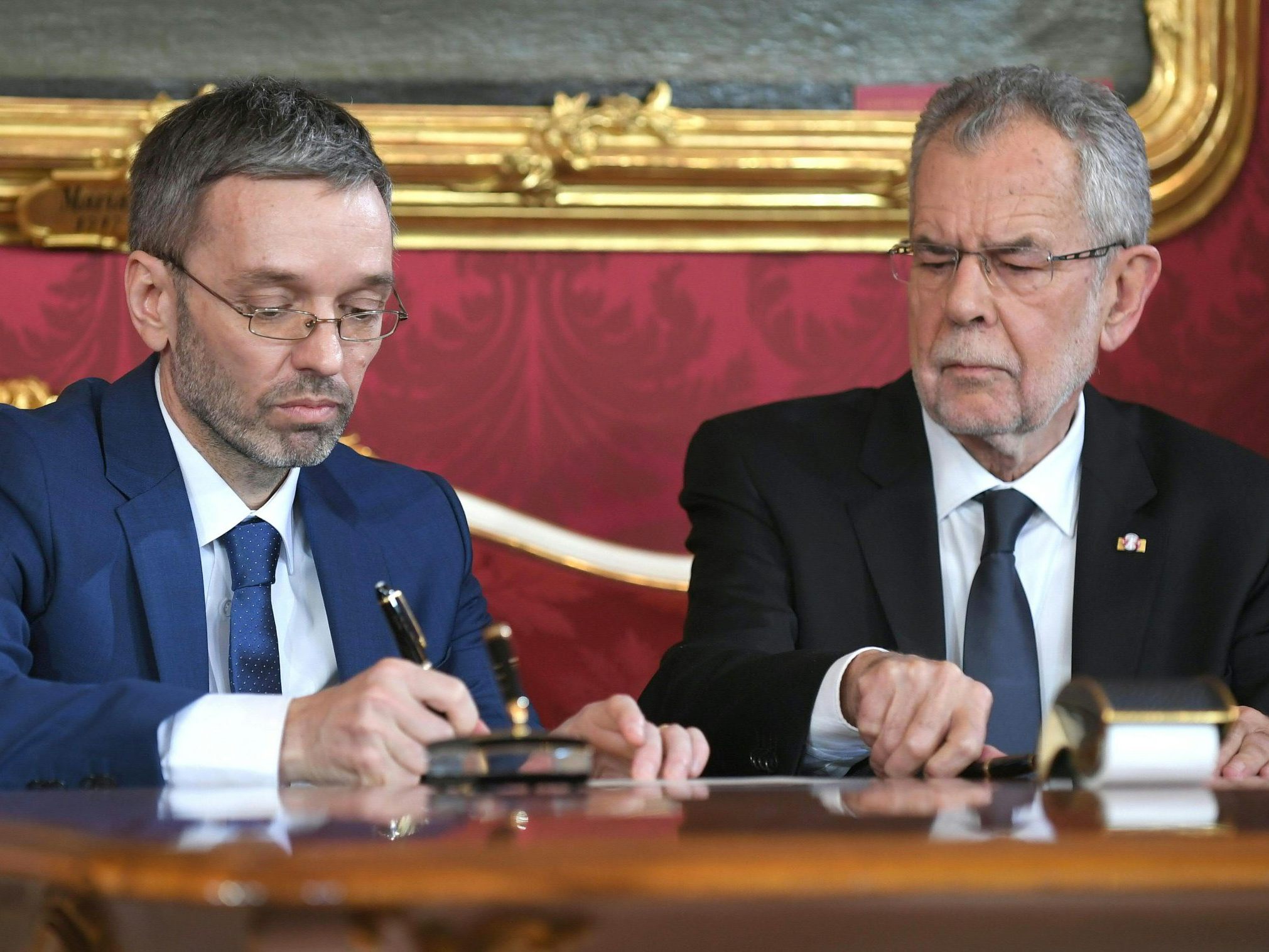 Van der Bellen setzt sich als erstes mit FPÖ-Chef Kickl zusammen.