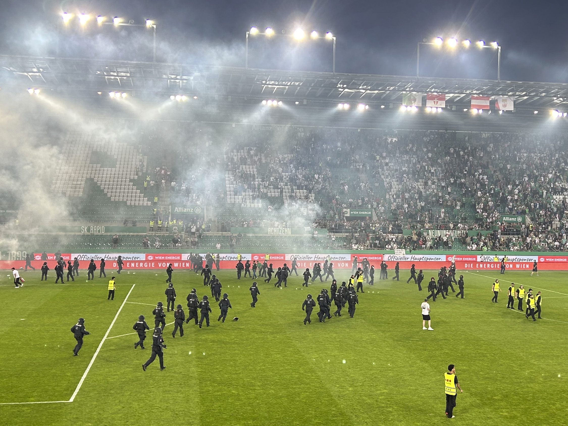 Vor einem Monat kam es im Wiener Derby zum Eklat. Vor einem Monat kam es im Wiener Derby zum Eklat.