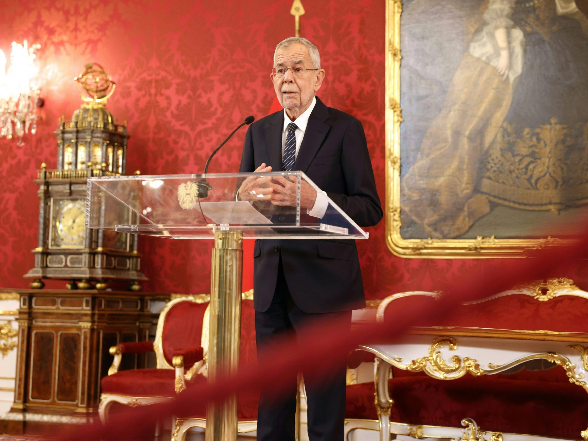 Bundespräsident Alexander Van der Bellen empfängt die Bundesregierung.