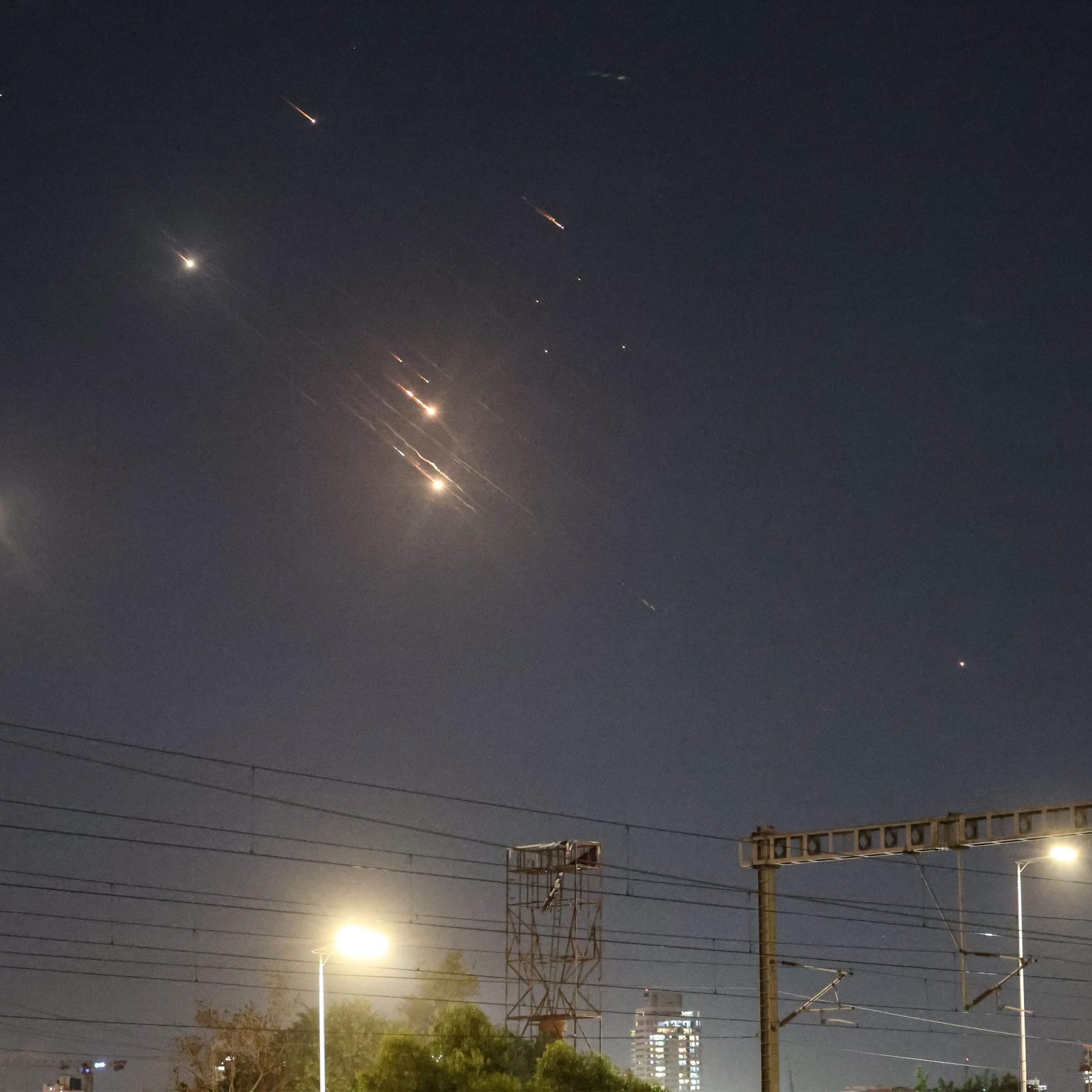 Iran hat Raketen auf Israel abgefeuert.