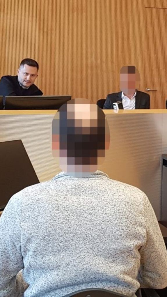 Bei der Amtshandlung wurden durch die Fahrweise des Betroffenen Polizisten verletzt.