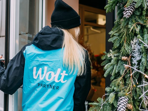 Wolt liefert dir deine Bestellung bequem nach Hause.