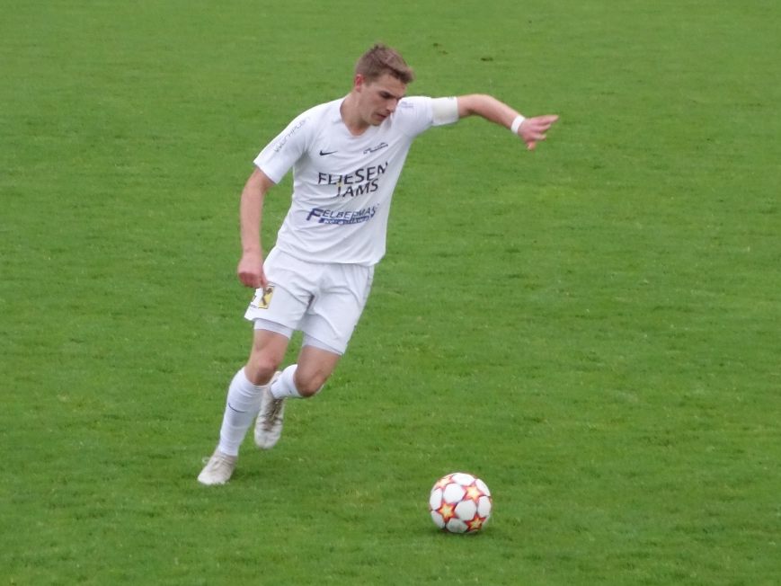 Riefensberg-Kapitän Niklas Fink & Co. bekommen es auswärts mit ihren Nachbarn vom FC Hittisau zu tun. Riefensberg-Kapitän Niklas Fink & Co. bekommen es auswärts mit ihren Nachbarn vom FC Hittisau zu tun.