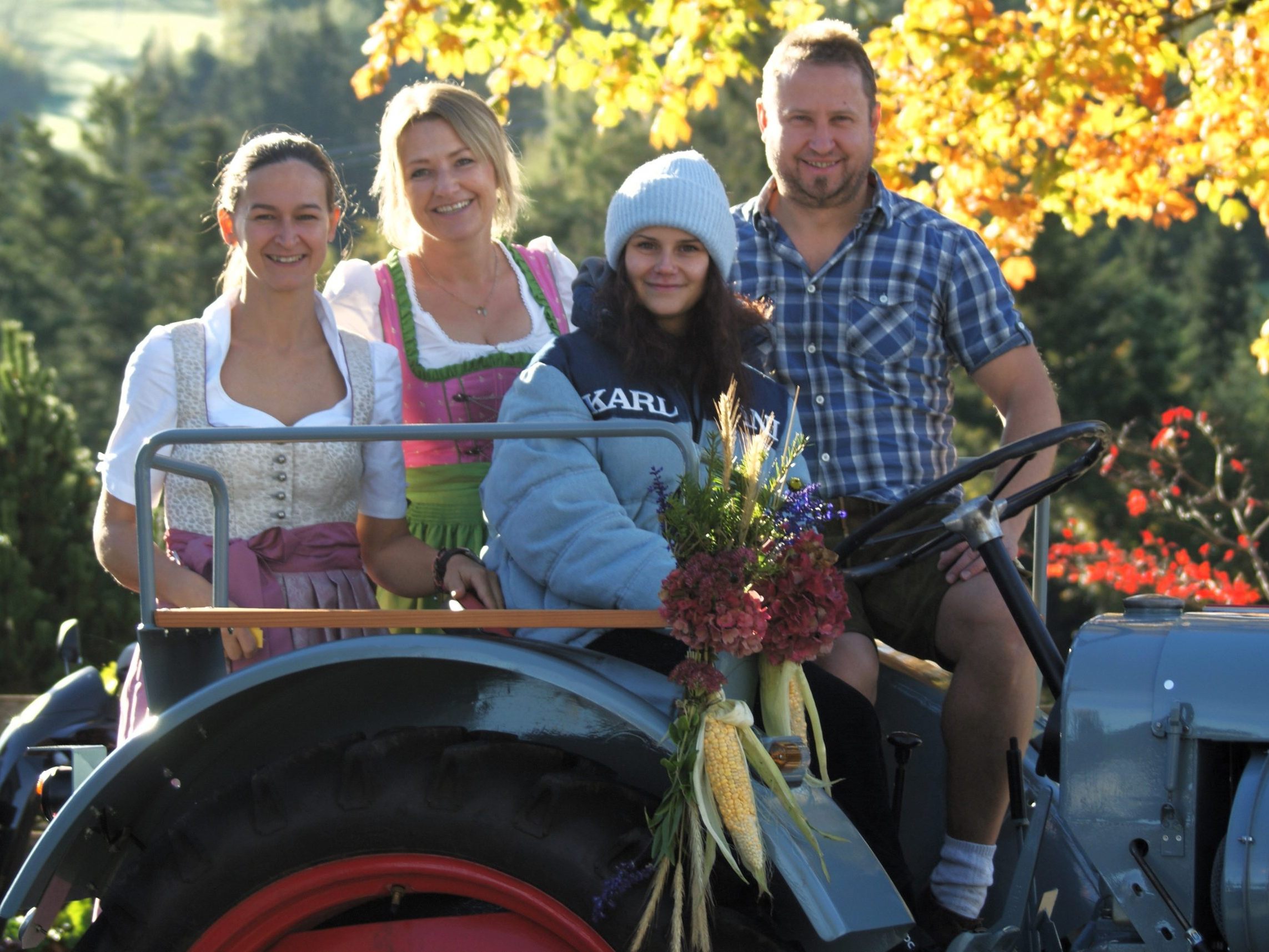 Festlich und bodenständig zugleich feierten die Bucher den herbstlichen Brauch. Festlich und bodenständig zugleich feierten die Bucher den herbstlichen Brauch.