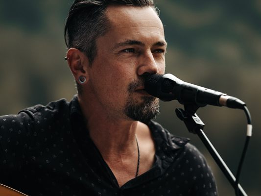 Singer/Songwriter Falco Luneau
