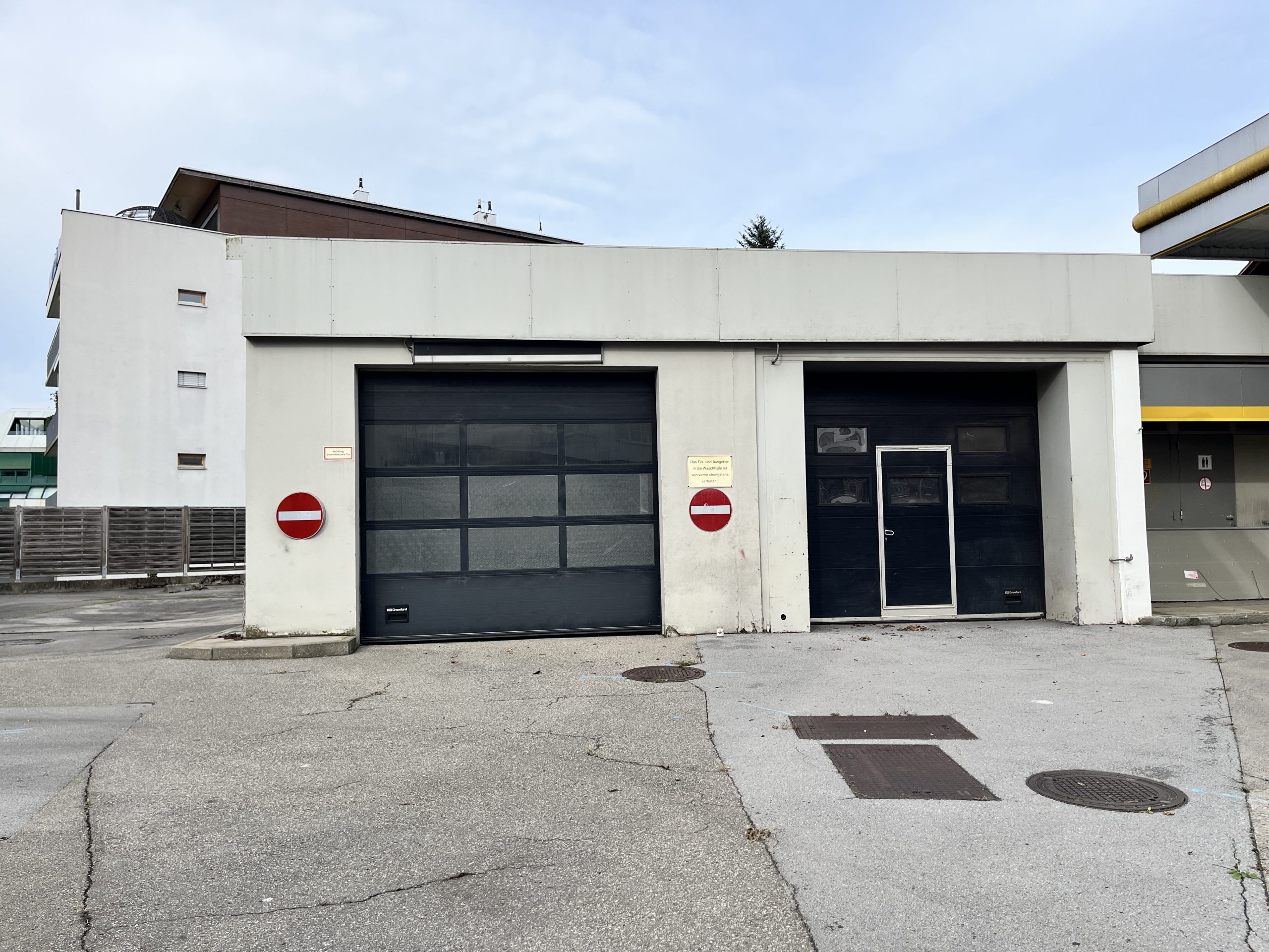 Dort, wo einst die Kundschaft ihre Autos gewaschen hat, herrscht nun Stille. Dort, wo einst die Kundschaft ihre Autos gewaschen hat, herrscht nun Stille.