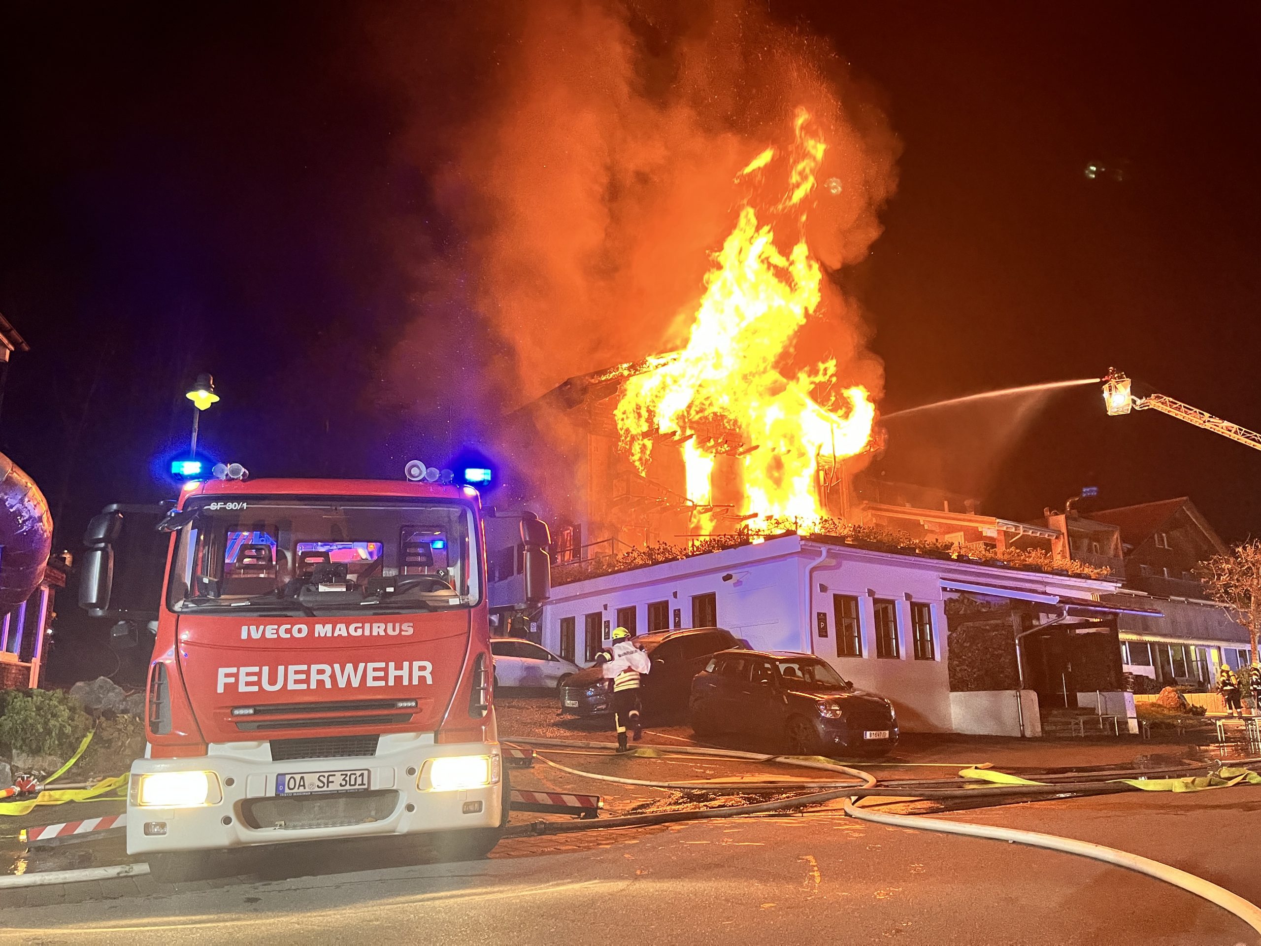 Mehrere Menschen mussten aus dem Gebäude evakuiert werden.