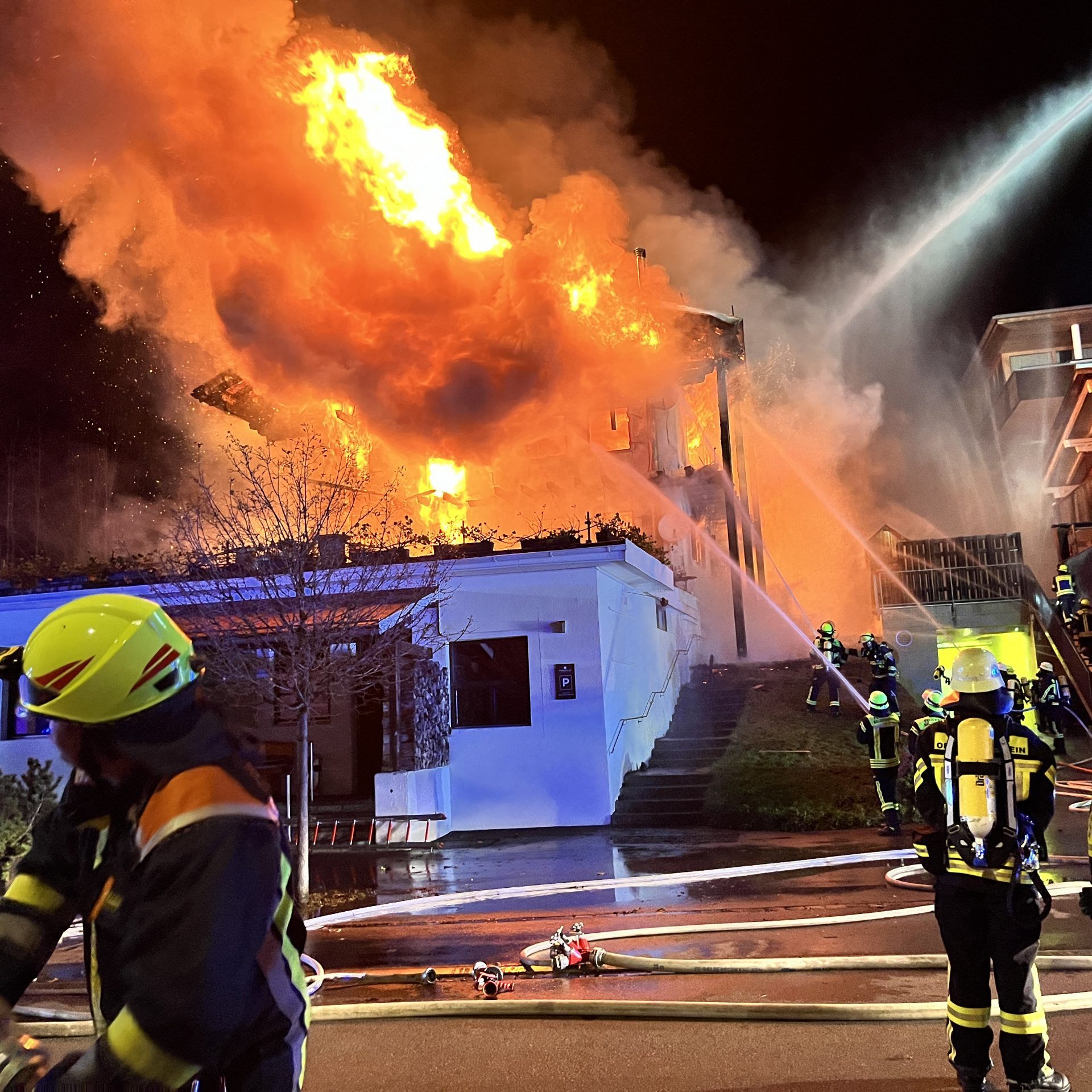 Großbrand in Balderschwang: Auch die FW Hittisau war im Einsatz.