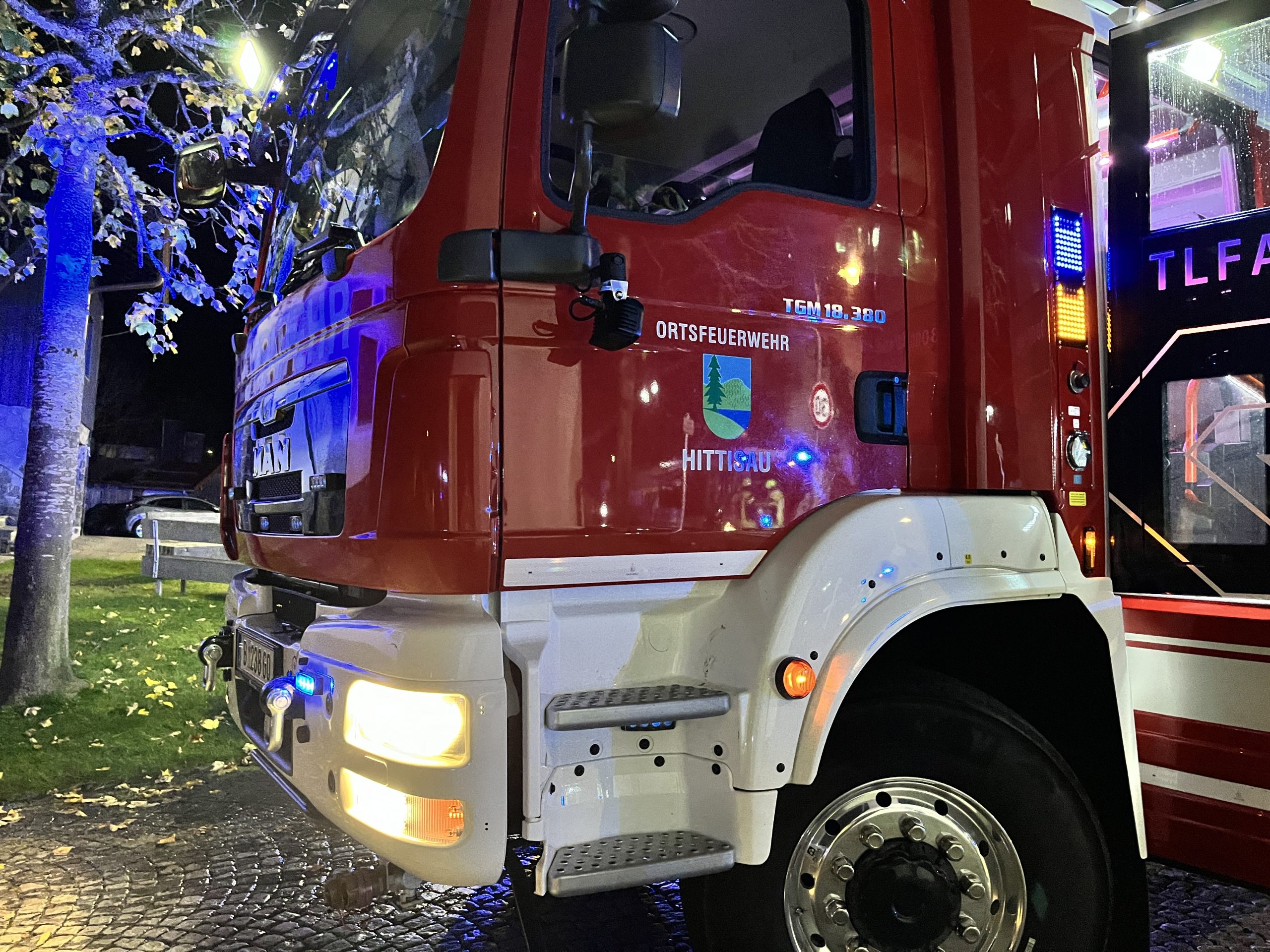 Die Feuerwehr Hittisau war gleich mit mehreren Fahrzeugen im Einsatz