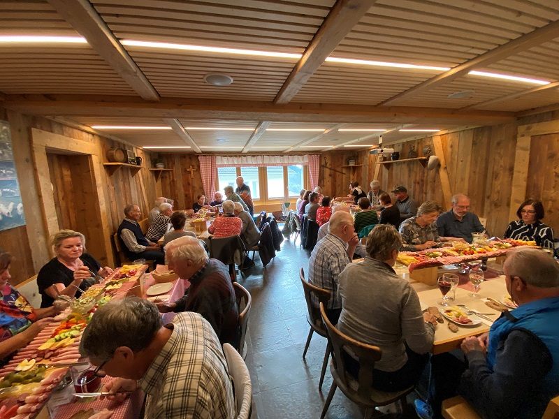 Stimmungsvoller PVÖ-Heurigenhock in Bickels Mostschenke