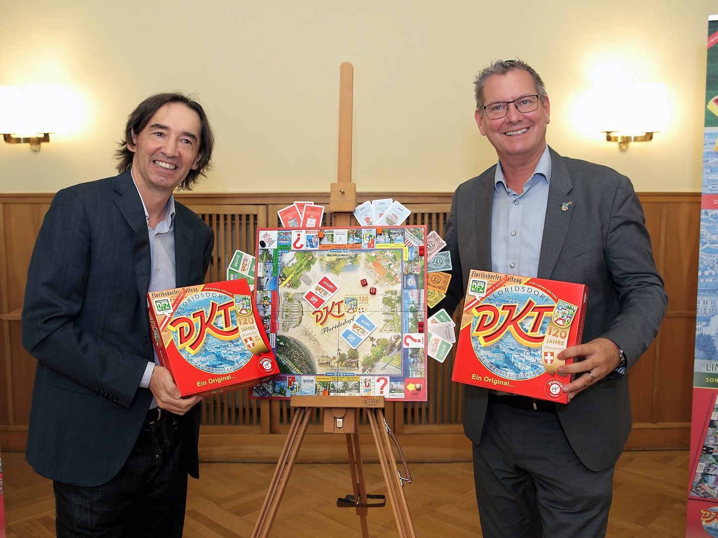 DFZ-Herausgeber & DKT-Produzent Hannes Neumayer mit Bezirksvorsteher Georg Papai.