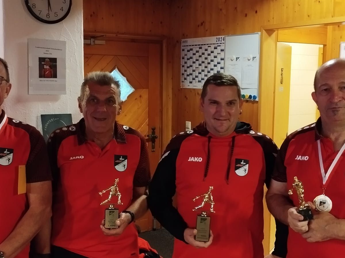 v.l.n.r.: Obmann Gruber Josef, Walch Raimund 2.Platz, Zech Vinzenz 1.Platz und Juriatti Jürgen 3. Platz
