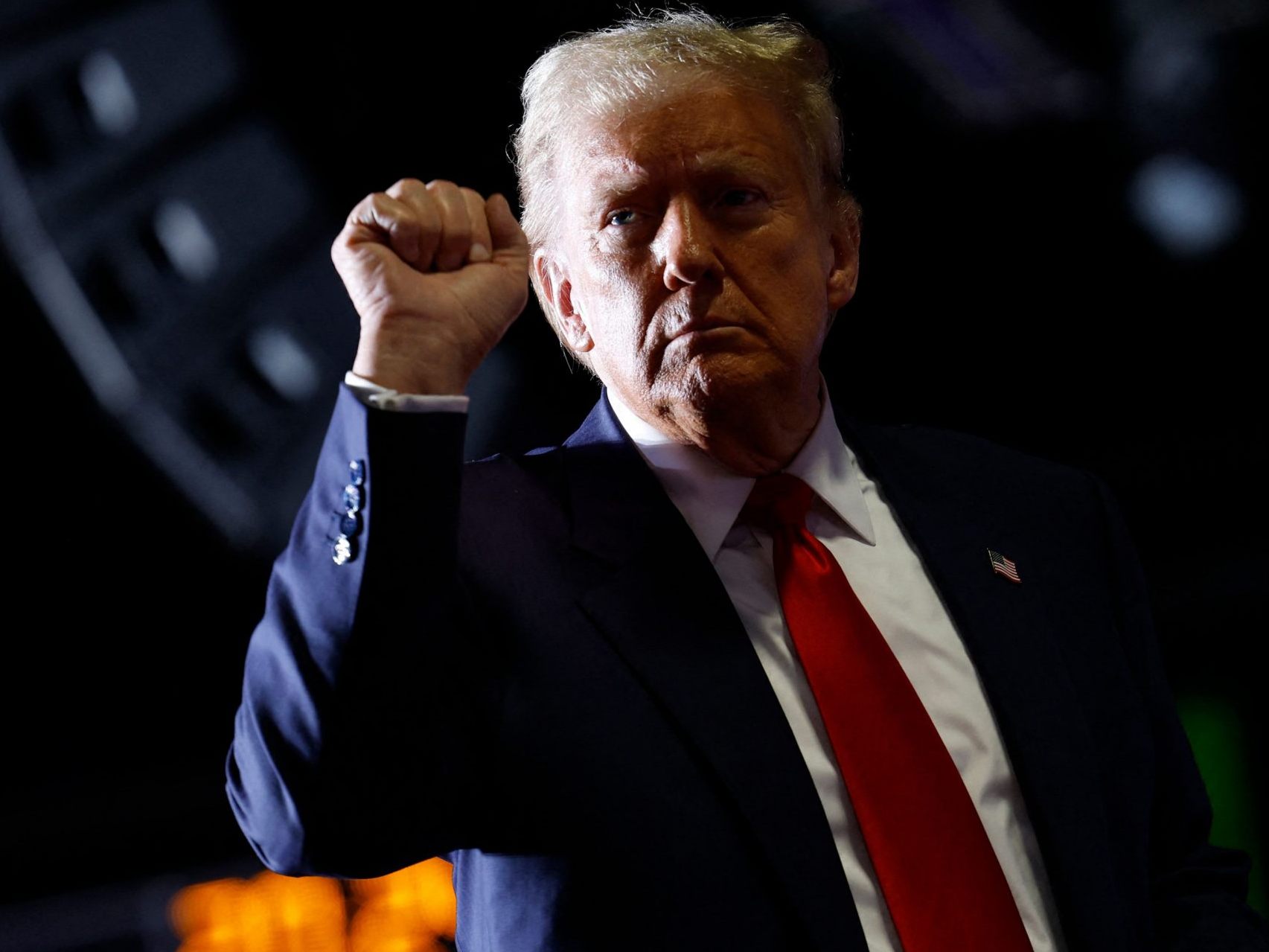 "Wissen Sie, Hitler hat auch einige gute Dinge getan", und ähnliche Aussagen, soll Trump laut seinem Ex-Stabschef getätigt haben.