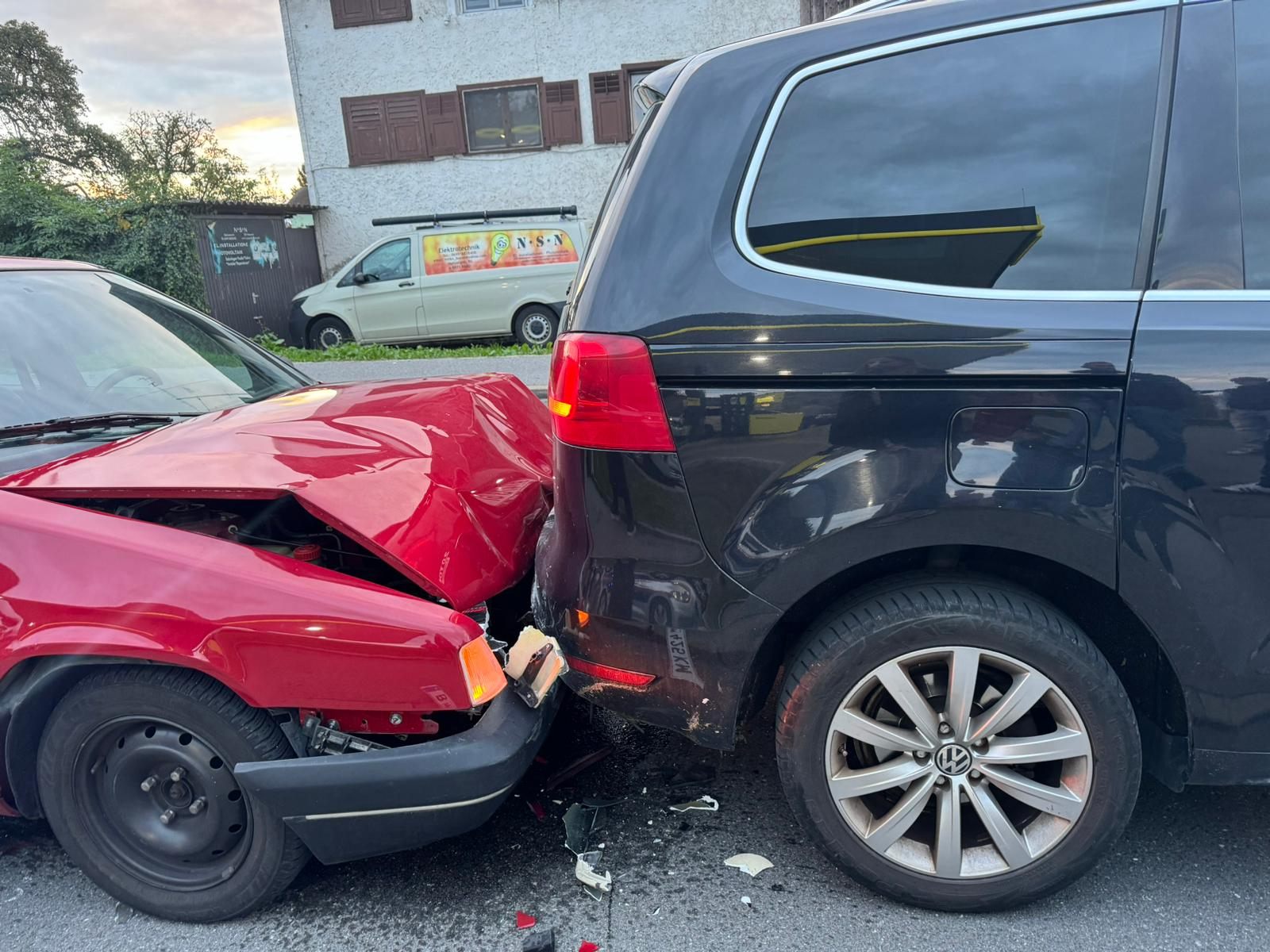 Auffahrunfall vor dem Zebrastreifen.