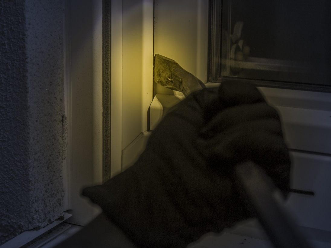 Zwei Wohnungseinbrecher wurden festgenommen.