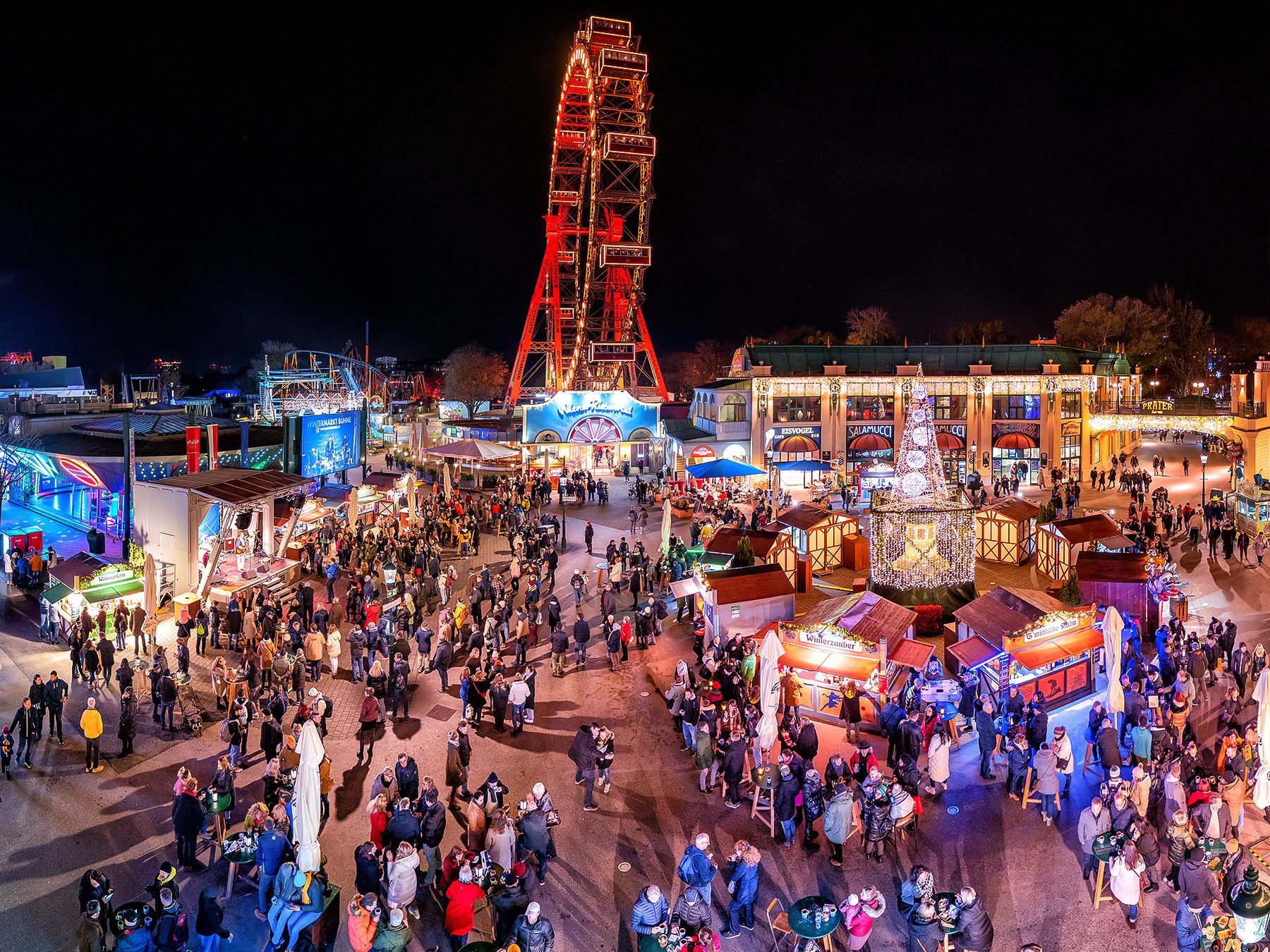 Weihnachtsstimmung beim Wintermarkt im Wiener Prater.