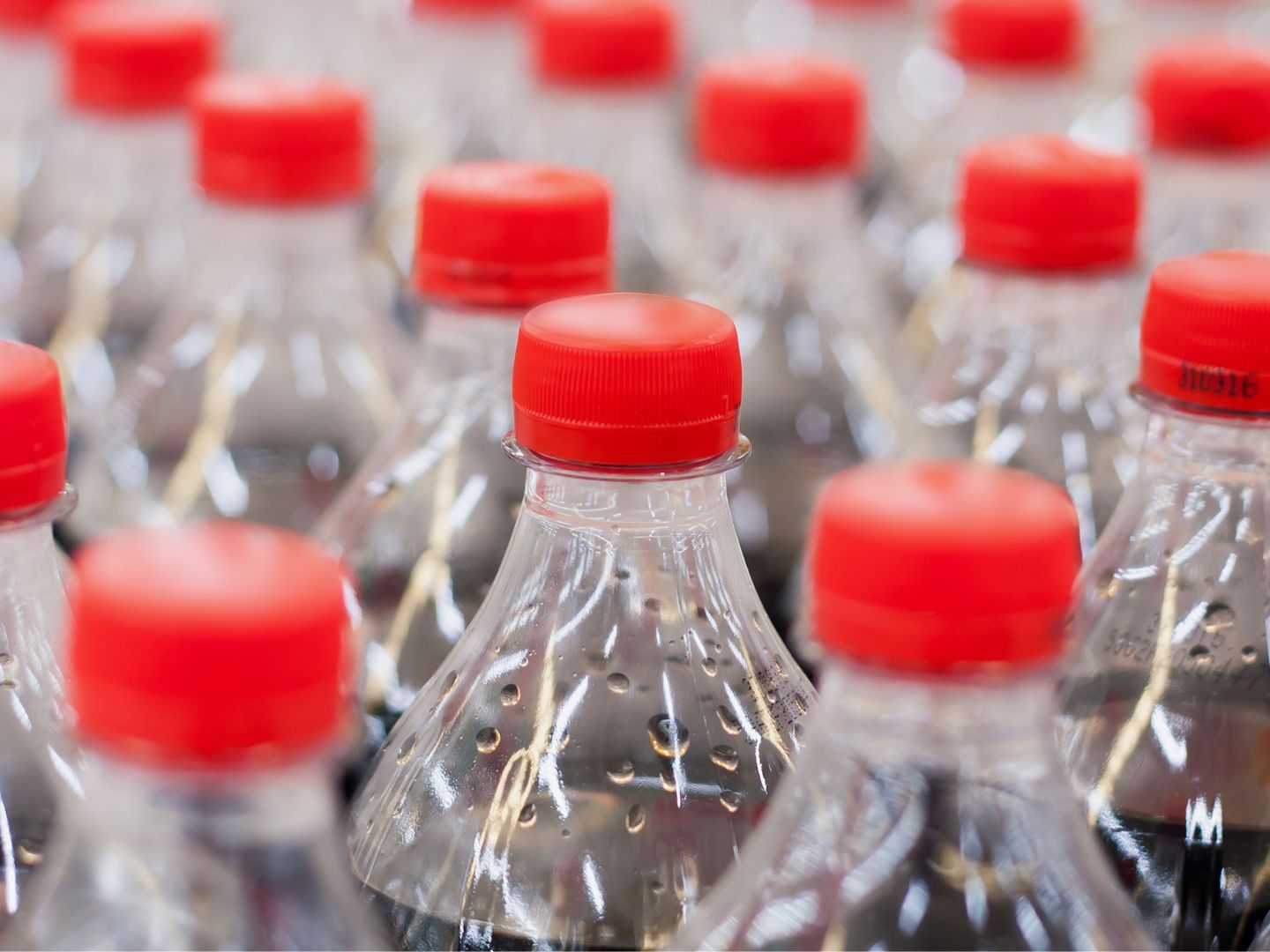 0,5 Liter PET Limonadenprodukte der Marken Coca-Cola, Fanta, Sprite und MezzoMix