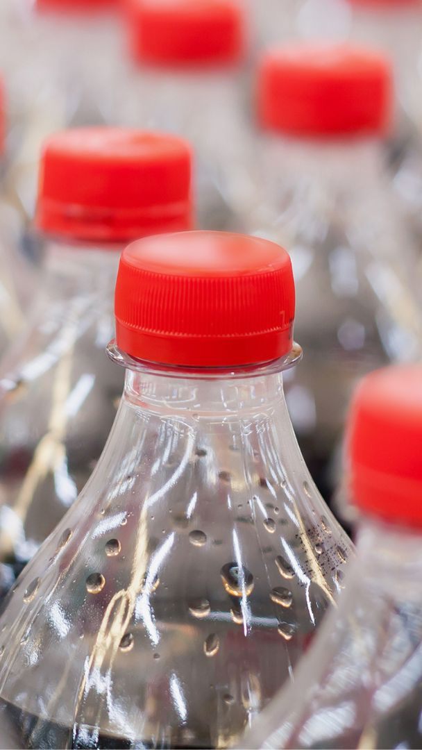 0,5 Liter PET Limonadenprodukte der Marken Coca-Cola, Fanta, Sprite und MezzoMix