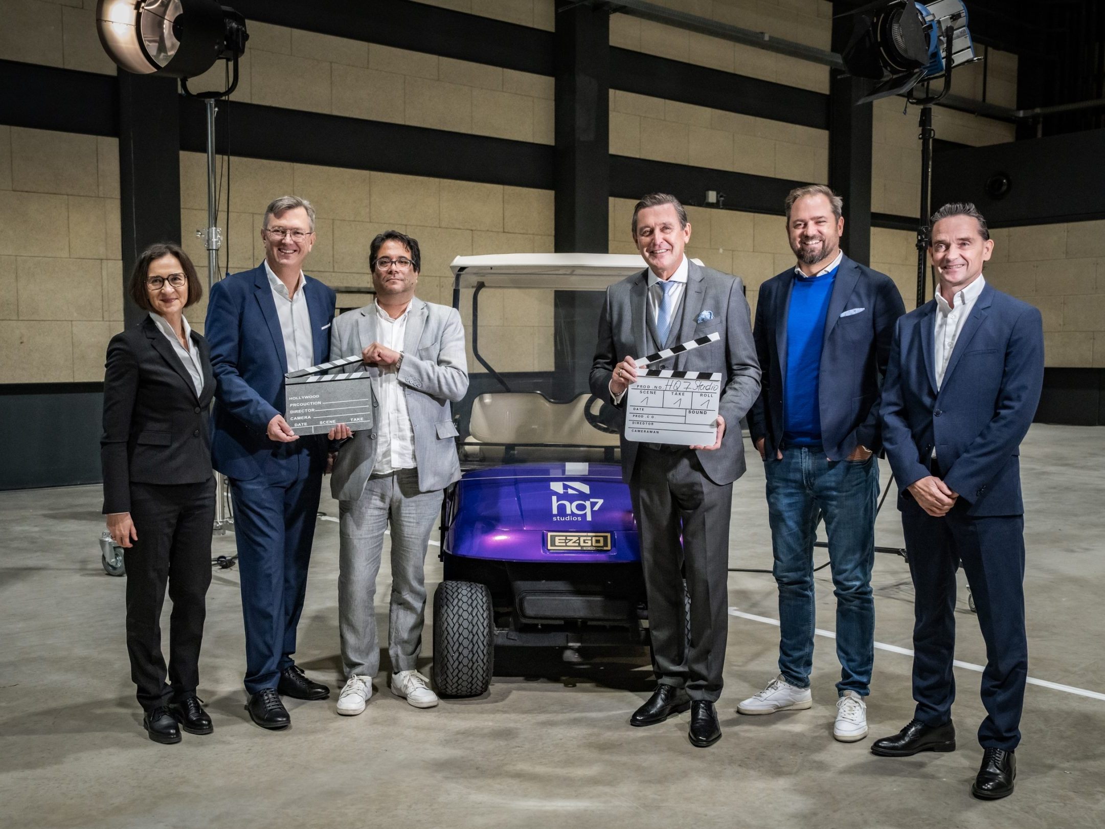 v.l.n.r. Doris Pulker-Rohrhofer (technische Geschäftsführerin Hafen Wien), Fritz Lehr (kaufmännischer Geschäftsführer Hafen Wien), Anu Shanker (Managing Director HQ7 Studios GmbH), Wirtschaftsstadtrat Peter Hanke, Markus Ornig (NEOS Wien Wirtschaftssprecher) und Wien Holding-Geschäftsführer Kurt Gollowitzer v.l.n.r. Doris Pulker-Rohrhofer (technische Geschäftsführerin Hafen Wien), Fritz Lehr (kaufmännischer Geschäftsführer Hafen Wien), Anu Shanker (Managing Director HQ7 Studios GmbH), Wirtschaftsstadtrat Peter Hanke, Markus Ornig (NEOS Wien Wirtschaftssprecher) und Wien Holding-Geschäftsführer Kurt Gollowitzer
