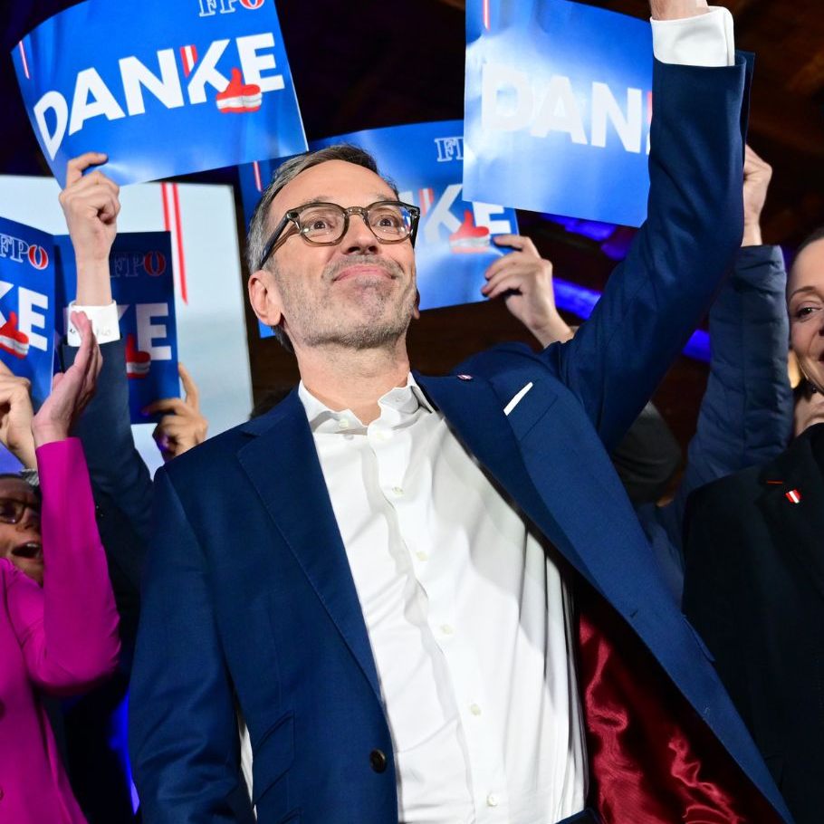 NEOS mit neuem Bestwert - SPÖ fuhr neuen Negativrekord ein und landete erstmals auf Platz drei