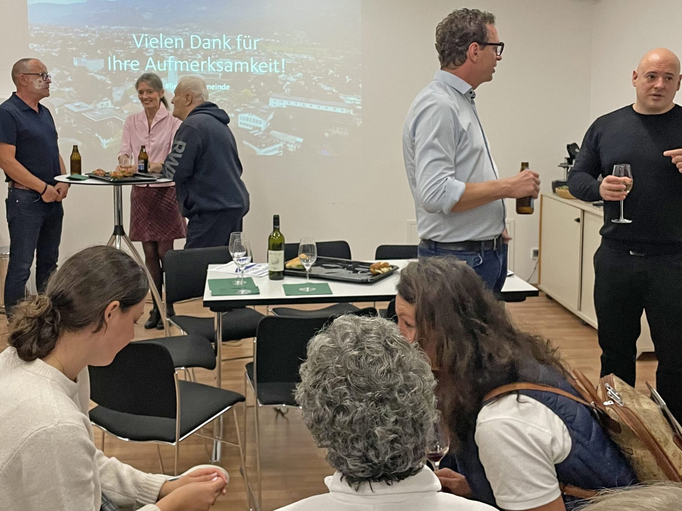 Im KOM fand der diesjährige Willkommensabend für die neu zugezogenen Bewohner der Gemeinde statt. Im KOM fand der diesjährige Willkommensabend für die neu zugezogenen Bewohner der Gemeinde statt.