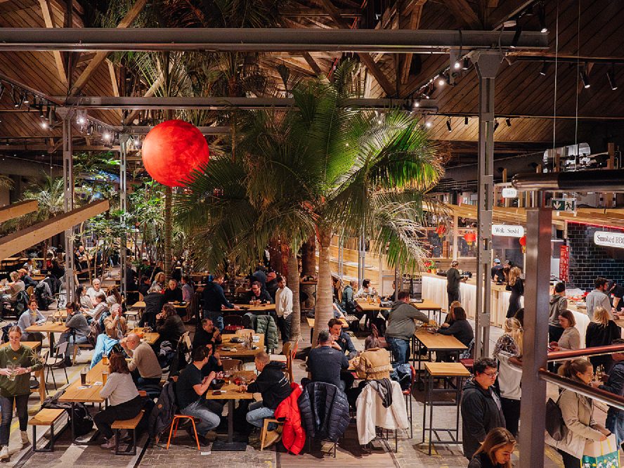 Der "Gleis//Garten" ist ein Food Market in Wien-Meidling. Der "Gleis//Garten" ist ein Food Market in Wien-Meidling.