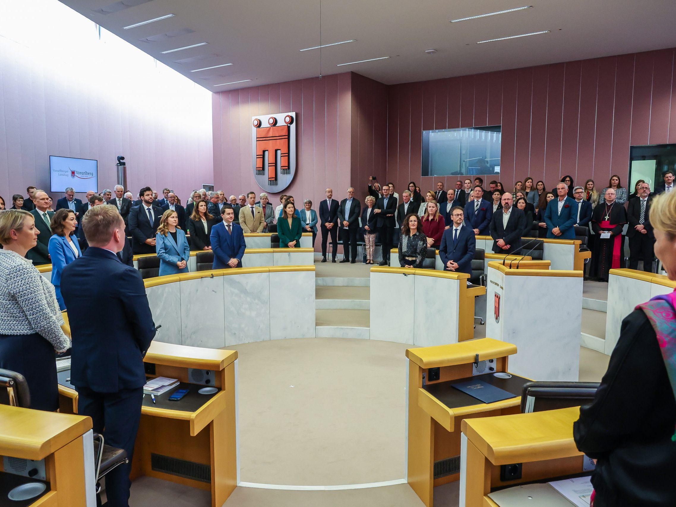 Der Landtag kommt zur ersten Sitzung zusammen.
