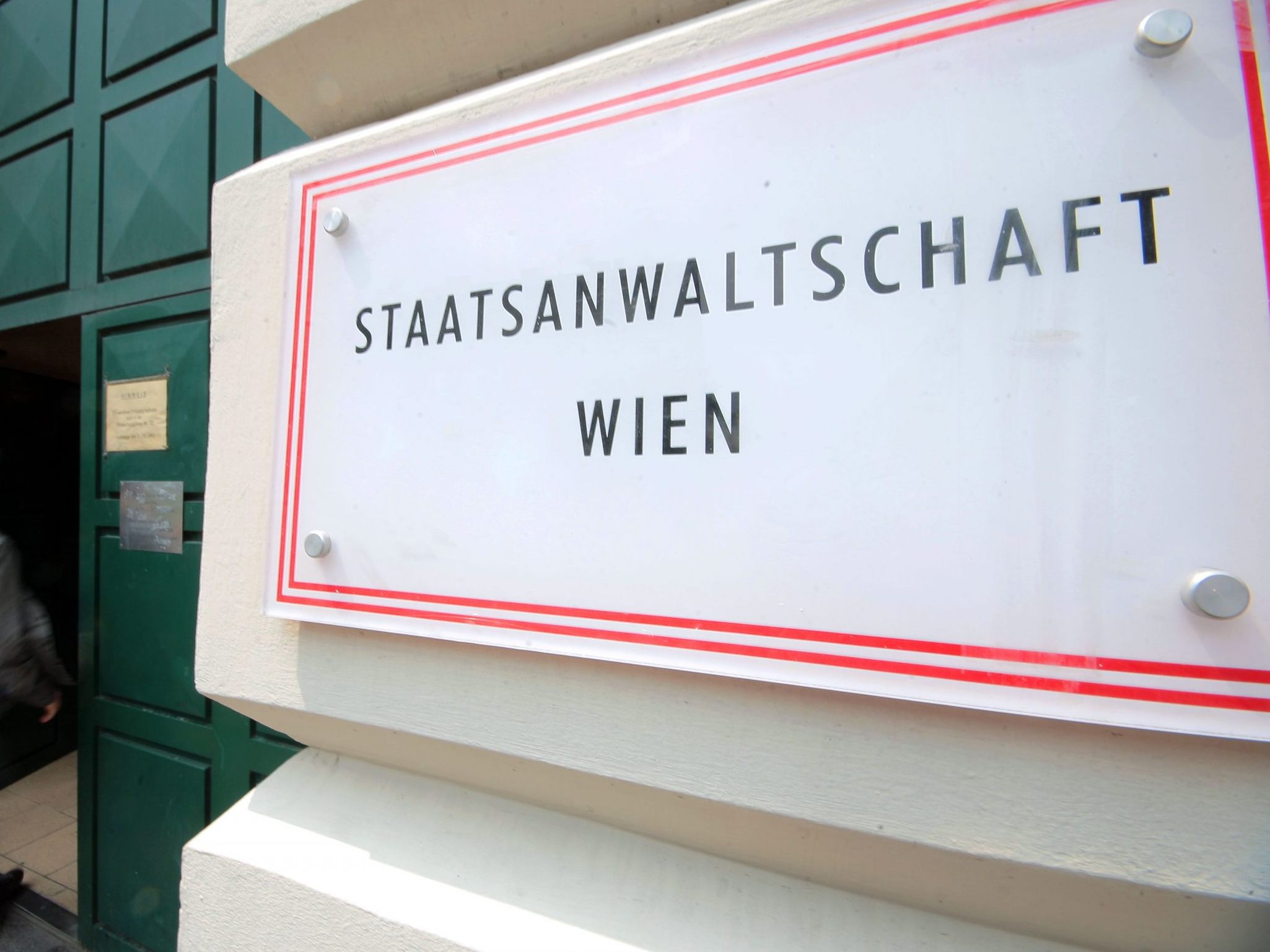 Die Staatsanwaltschaft Wien hat gemäß § 21 Absatz 1 StGB die Unterbringung des Mannes in einem forensisch-therapeutischen Zentrum beantragt. Die Staatsanwaltschaft Wien hat gemäß § 21 Absatz 1 StGB die Unterbringung des Mannes in einem forensisch-therapeutischen Zentrum beantragt.