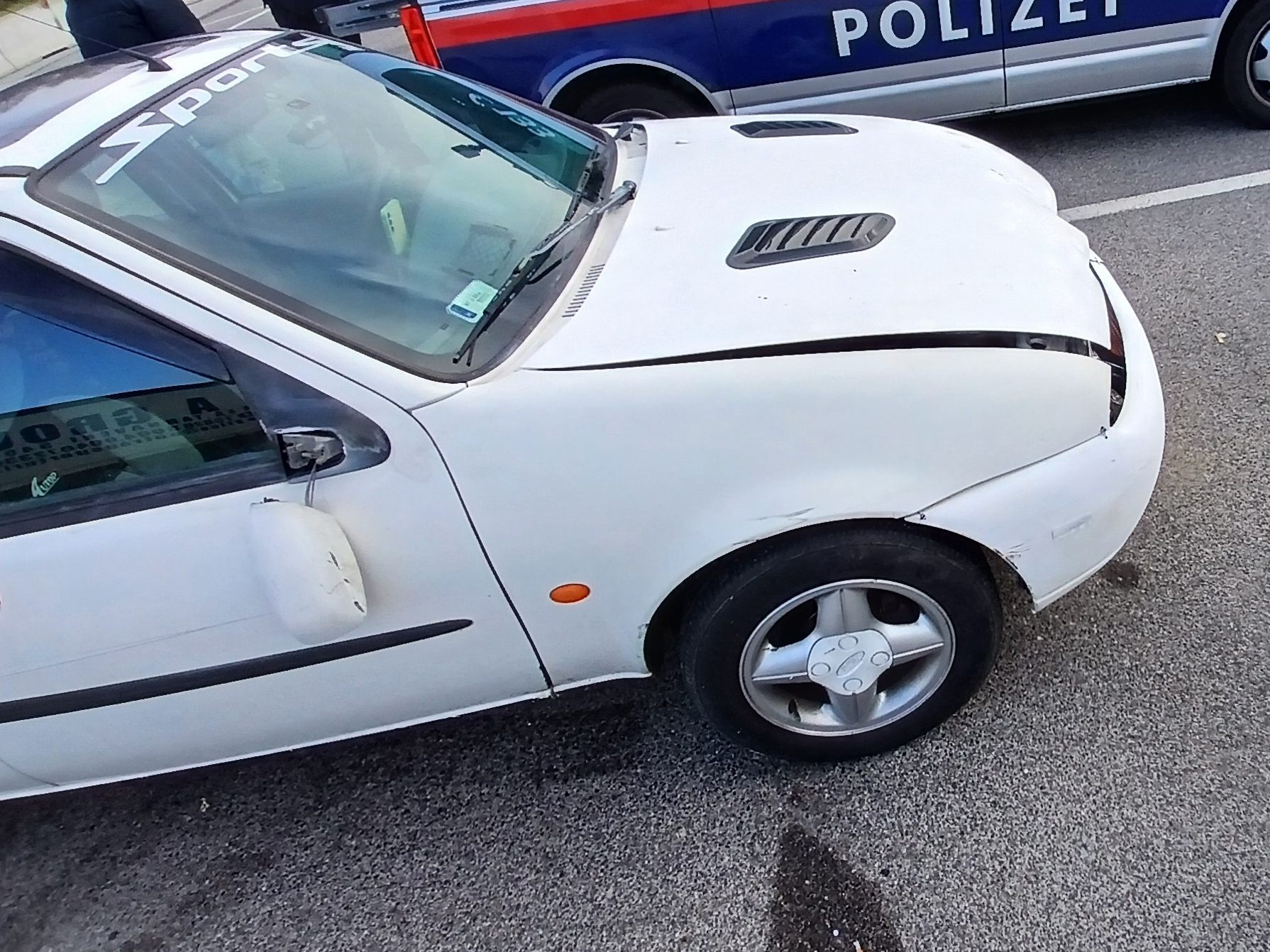Der Führerschein konnte dem Ungarn auch nicht abgenommen werden, da ihm dieser bereits in der Heimat entzogen worden war. Der Führerschein konnte dem Ungarn auch nicht abgenommen werden, da ihm dieser bereits in der Heimat entzogen worden war.