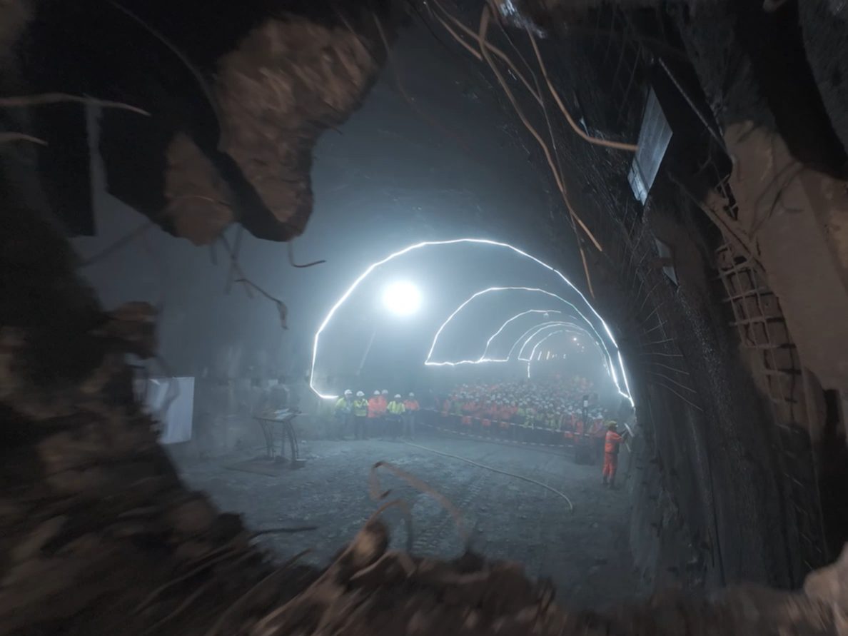 Der Semmering-Basistunnel ist komplett fertig gegraben. Der Semmering-Basistunnel ist komplett fertig gegraben.