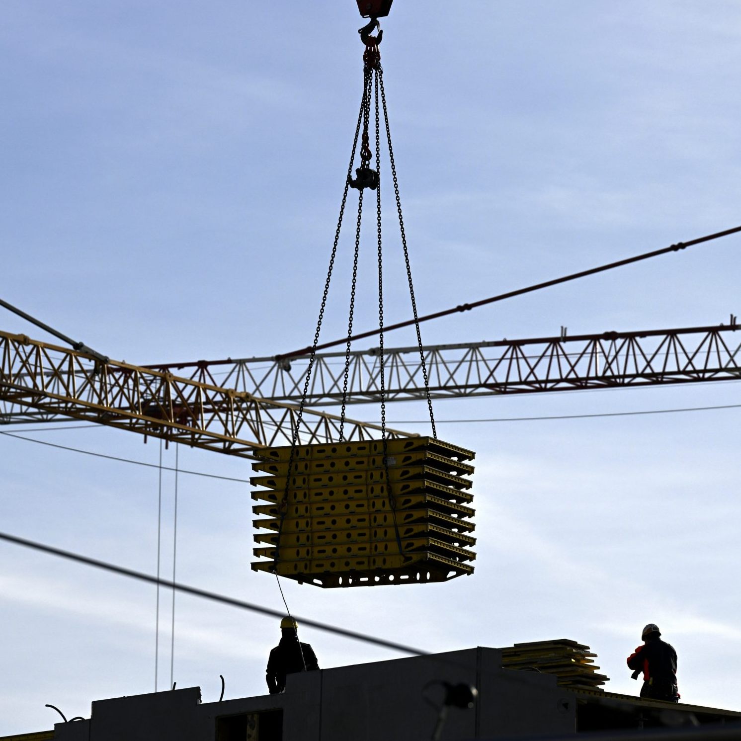 Industrie und Bau bleiben in der Rezession.
