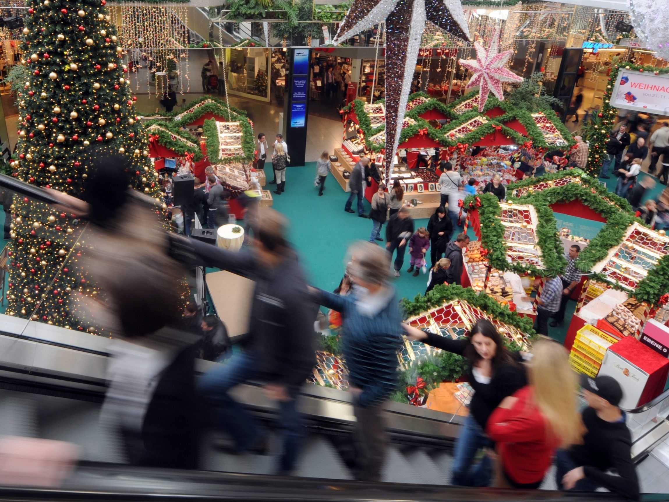 Die hohen Preise sorgen für Zurückhaltung beim Weihnachtsshopping. Die hohen Preise sorgen für Zurückhaltung beim Weihnachtsshopping.